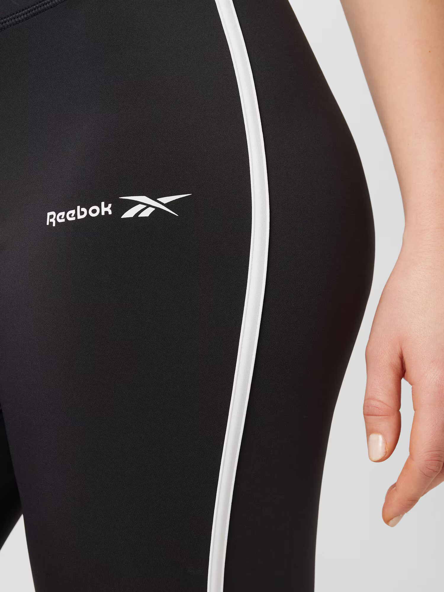 Reebok Sport Športne hlače 'RIE' črna / bela - Pepit.si