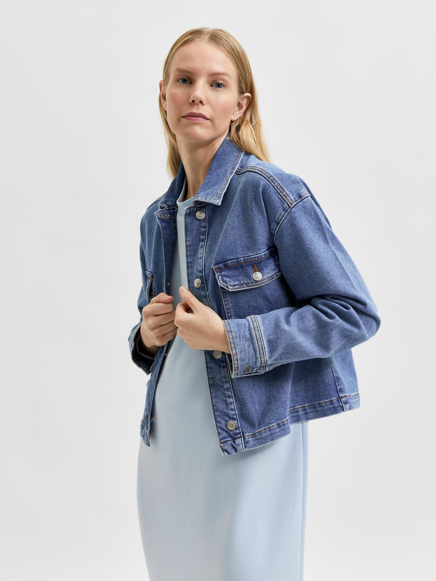 SELECTED FEMME Prehodna jakna 'Karla' moder denim - Pepit.si