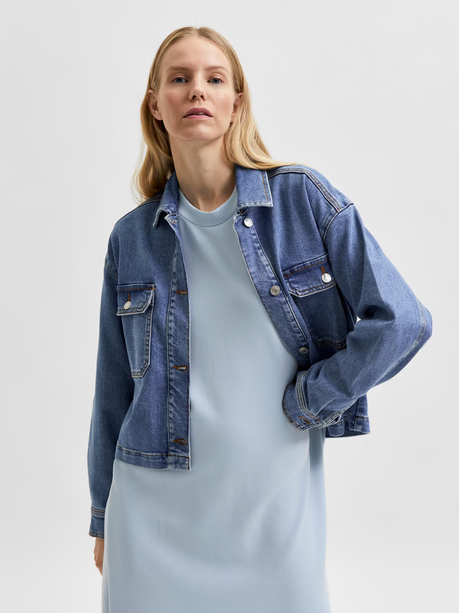 SELECTED FEMME Prehodna jakna 'Karla' moder denim - Pepit.si