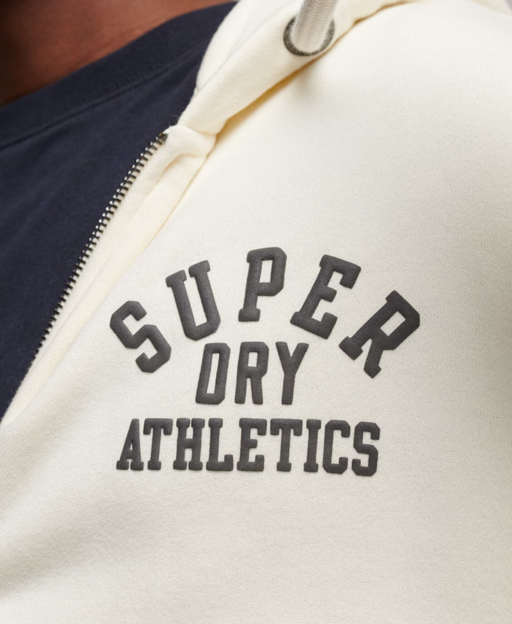 Superdry Jopa na zadrgo 'Gym Athletic' kremna / črna - Pepit.si