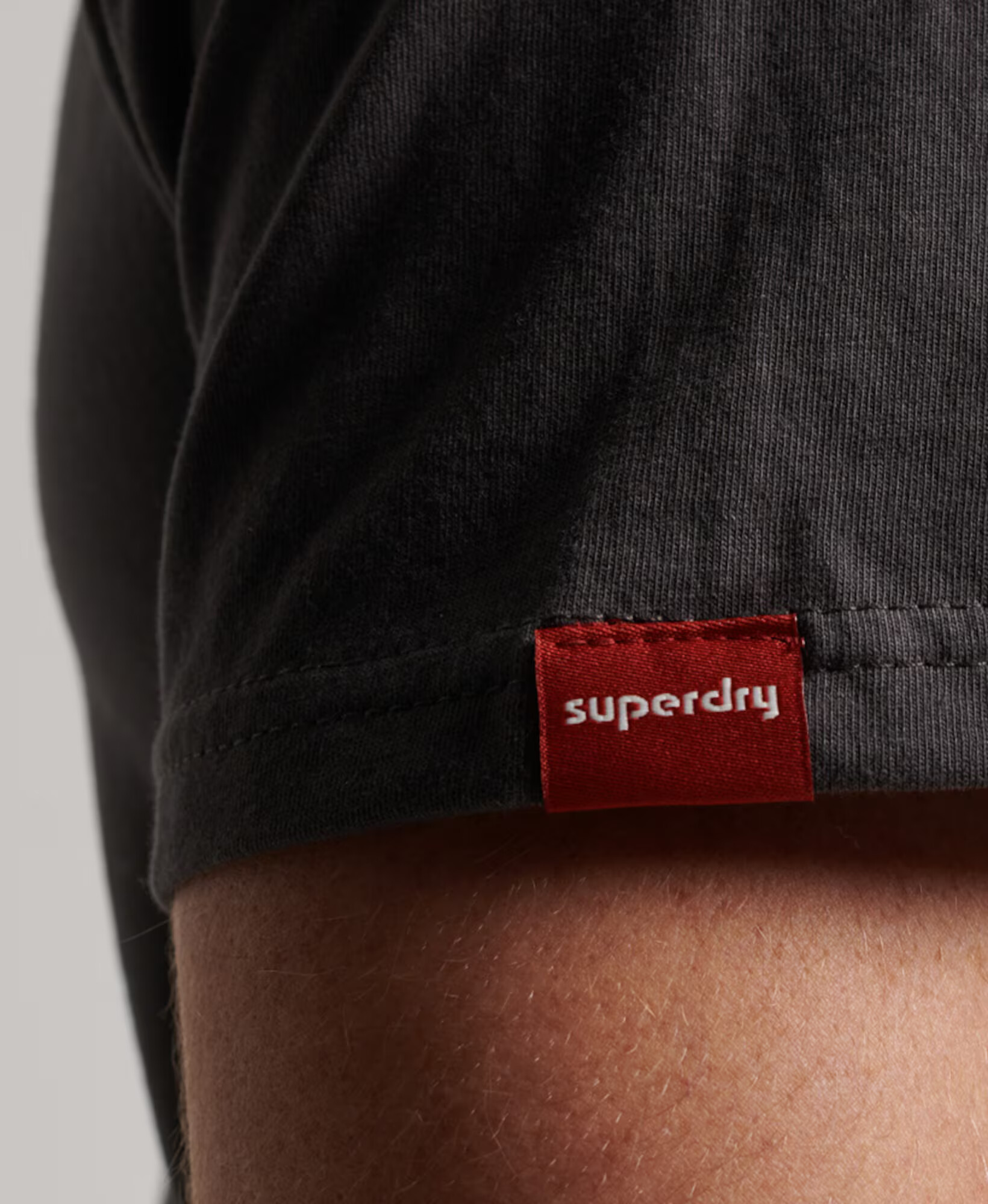 Superdry Majica svetlo roza / črna - Pepit.si