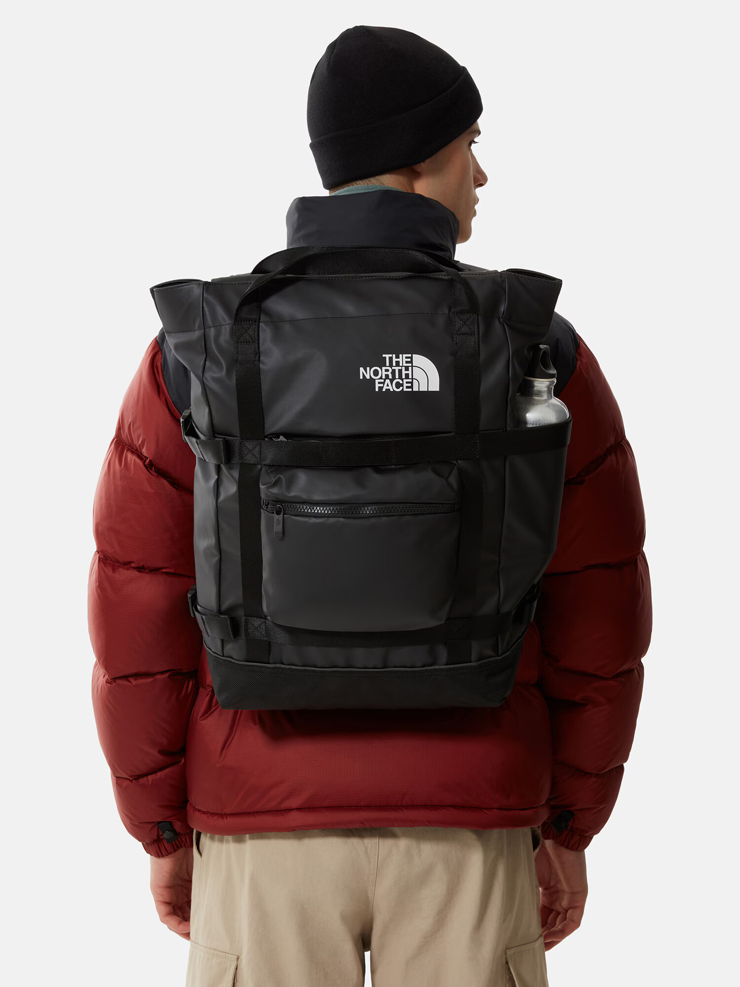 THE NORTH FACE Nahrbtnik 'COMMUTER PACK L' črna / bela - Pepit.si