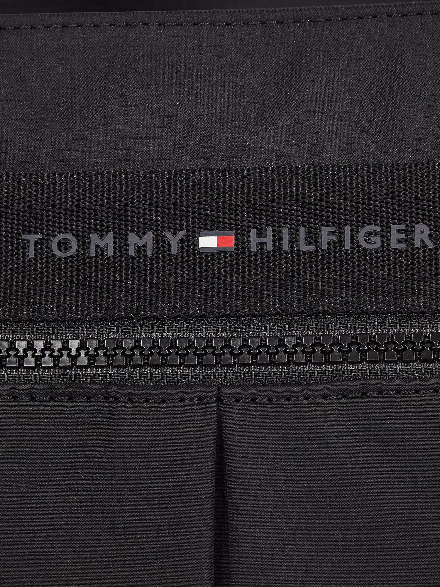 TOMMY HILFIGER Nakupovalna torba 'HORIZON' črna - Pepit.si