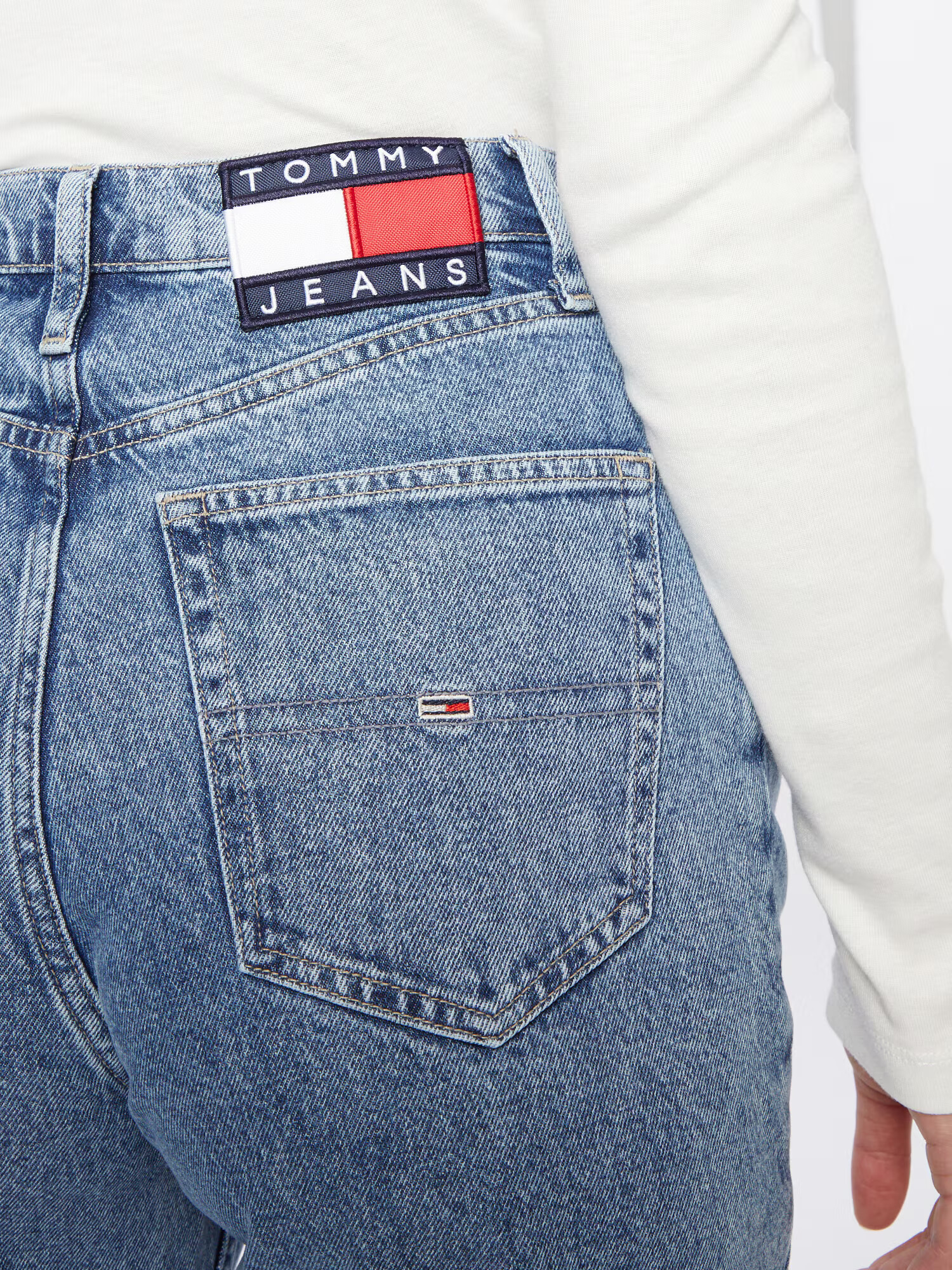 Tommy Jeans Kavbojke 'JULIE' moder denim - Pepit.si