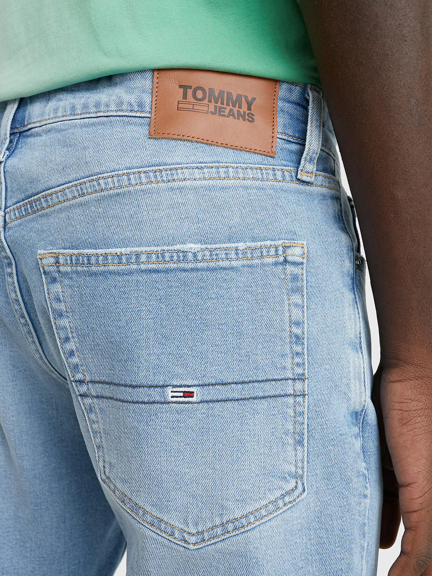 Tommy Jeans Kavbojke 'Scanton' svetlo modra / rjava / rdeča - Pepit.si