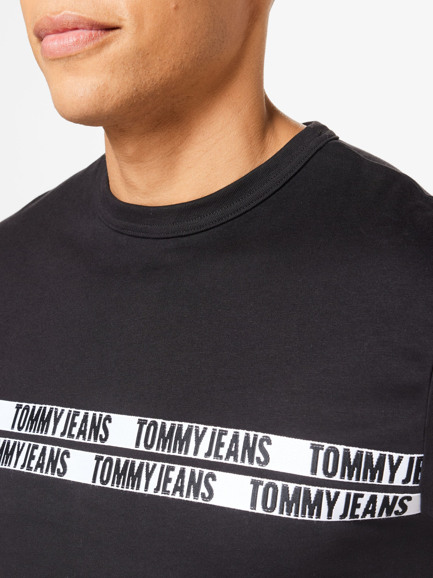 Tommy Jeans Majica črna / bela - Pepit.si