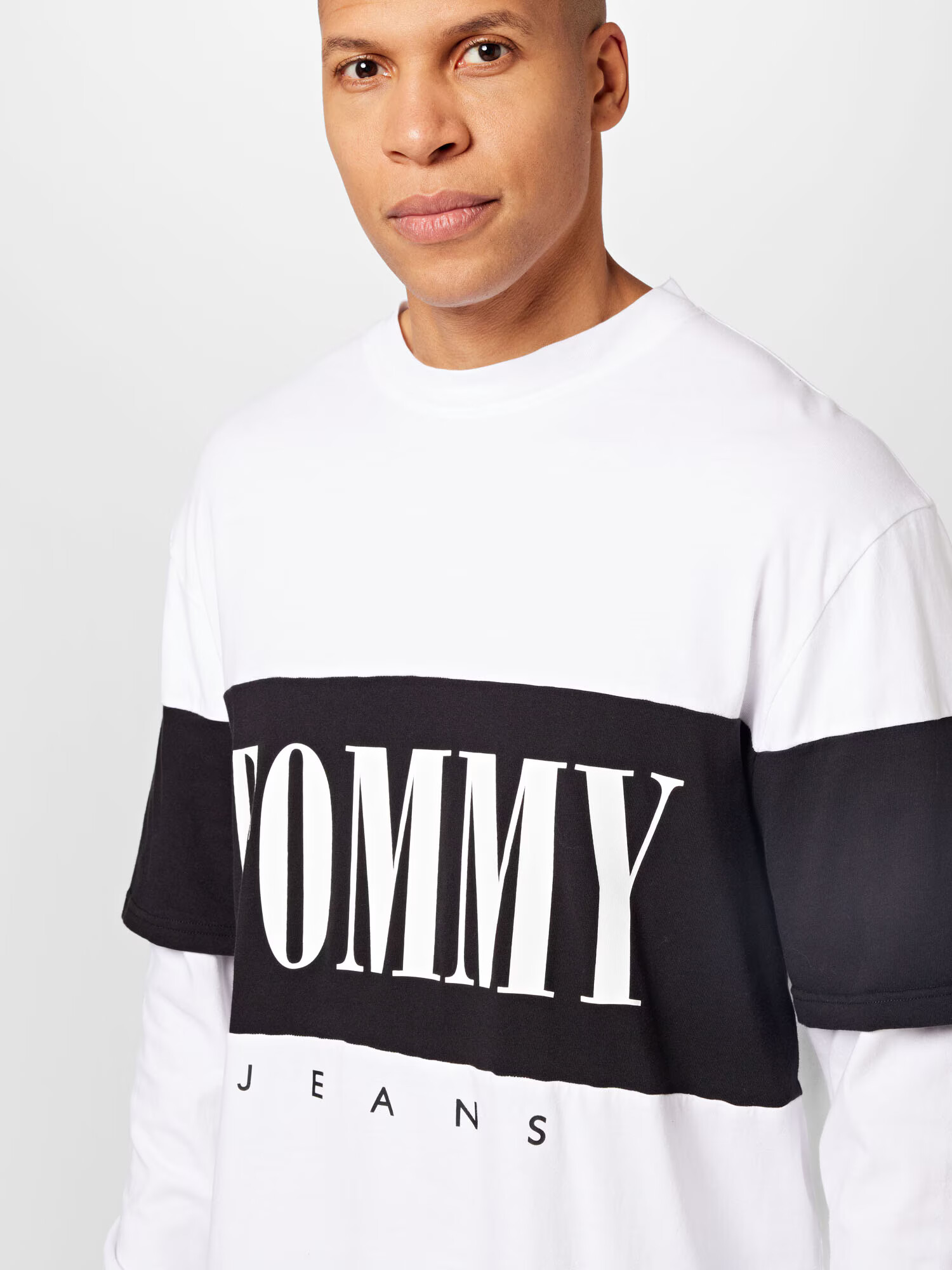 Tommy Jeans Majica črna / bela - Pepit.si