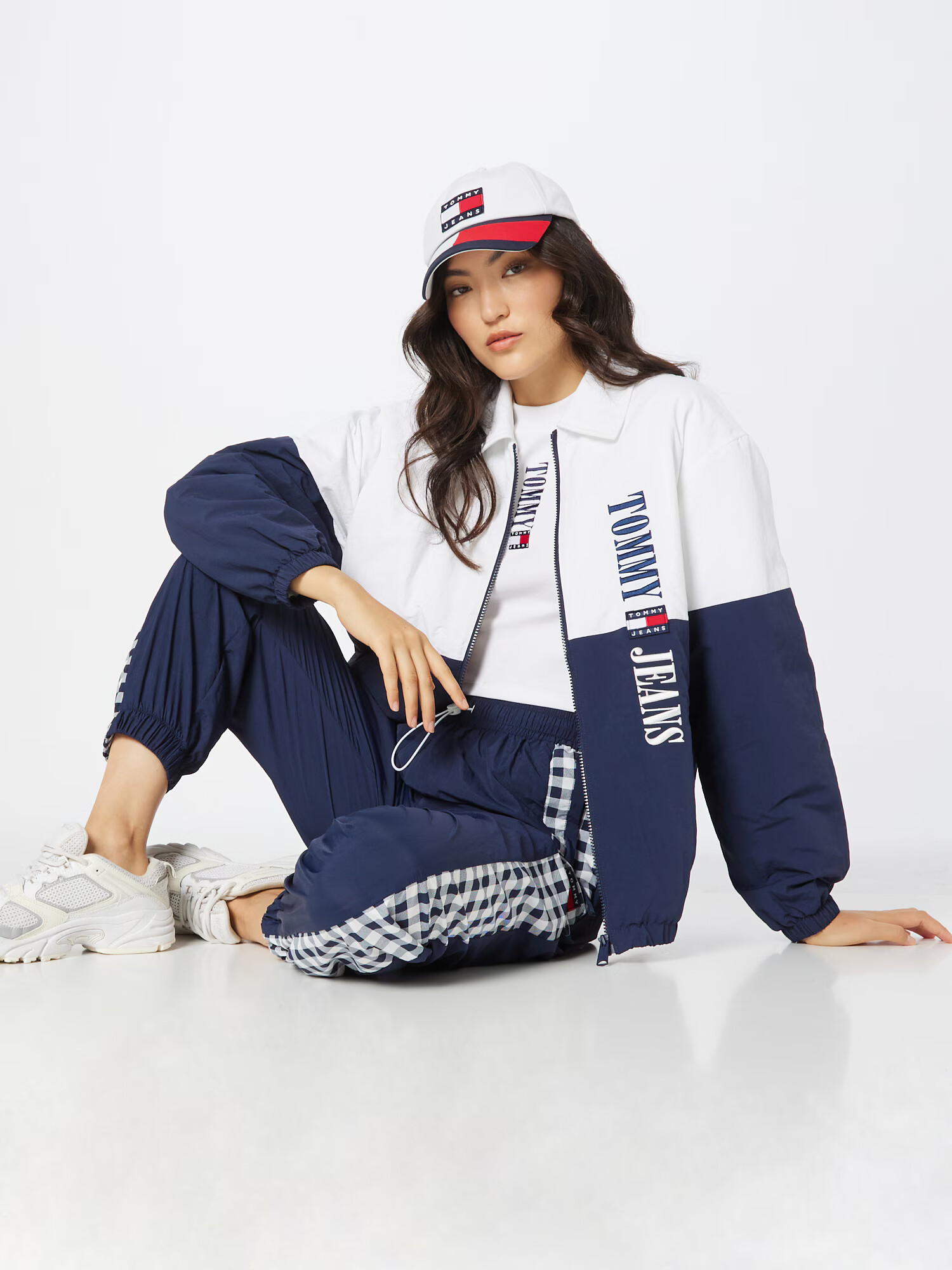 Tommy Jeans Prehodna jakna mornarska / rdeča / bela - Pepit.si