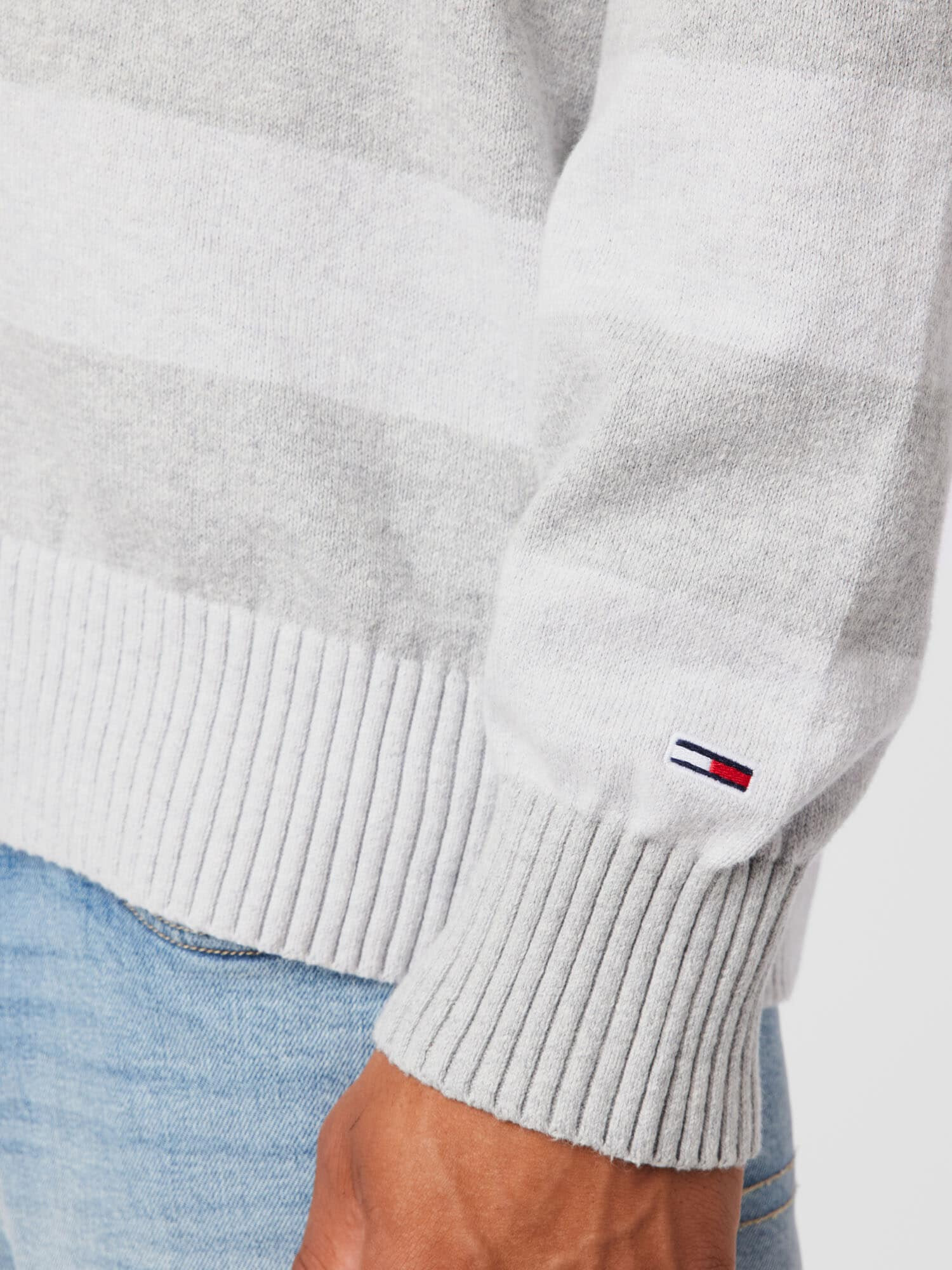 Tommy Jeans Pulover nočno modra / svetlo siva / rdeča / bela - Pepit.si