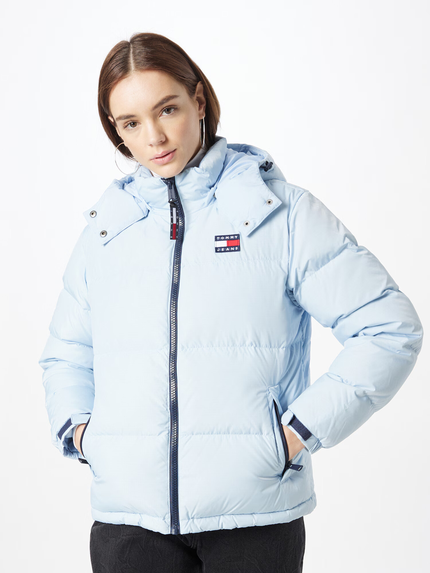 Tommy Jeans Zimska jakna 'Alaska' mornarska / svetlo modra / rdeča / bela - Pepit.si