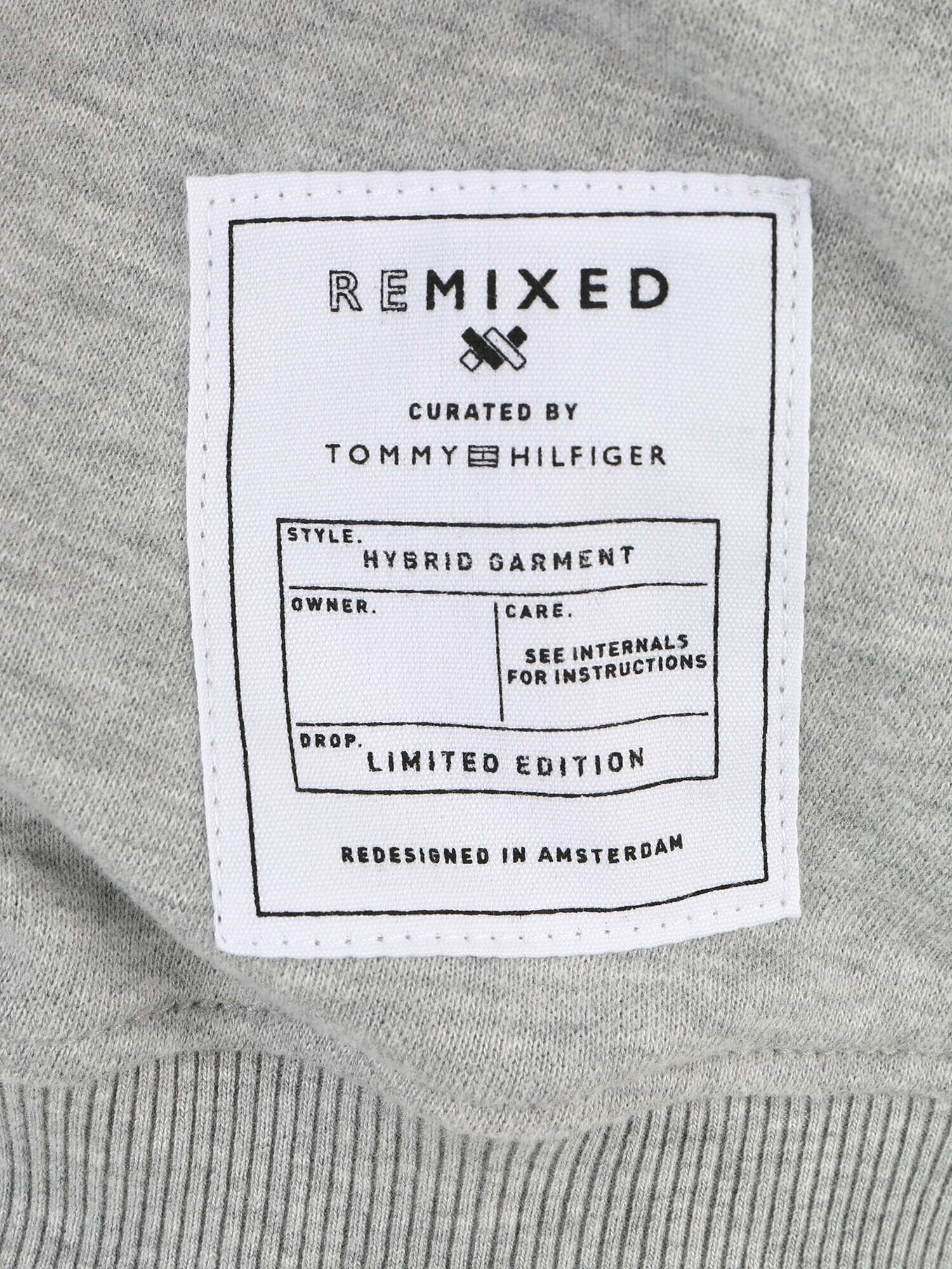 Tommy Remixed Majica pegasto siva / bela - Pepit.si