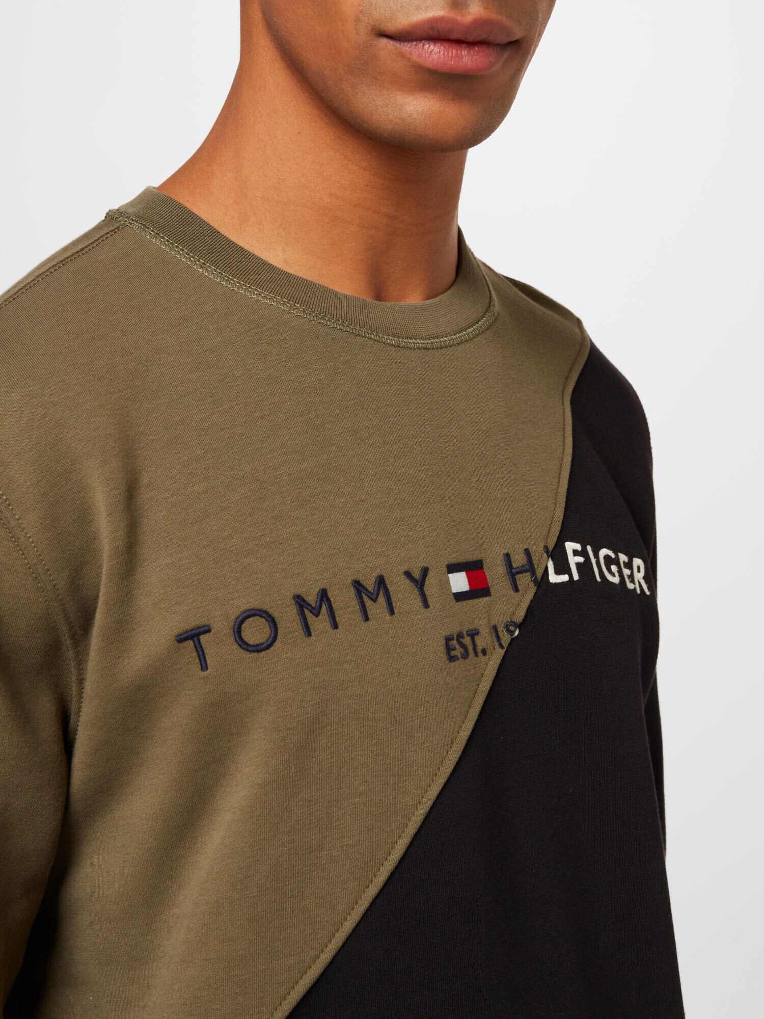 Tommy Jeans Majica zelena / črna / bela - Pepit.si