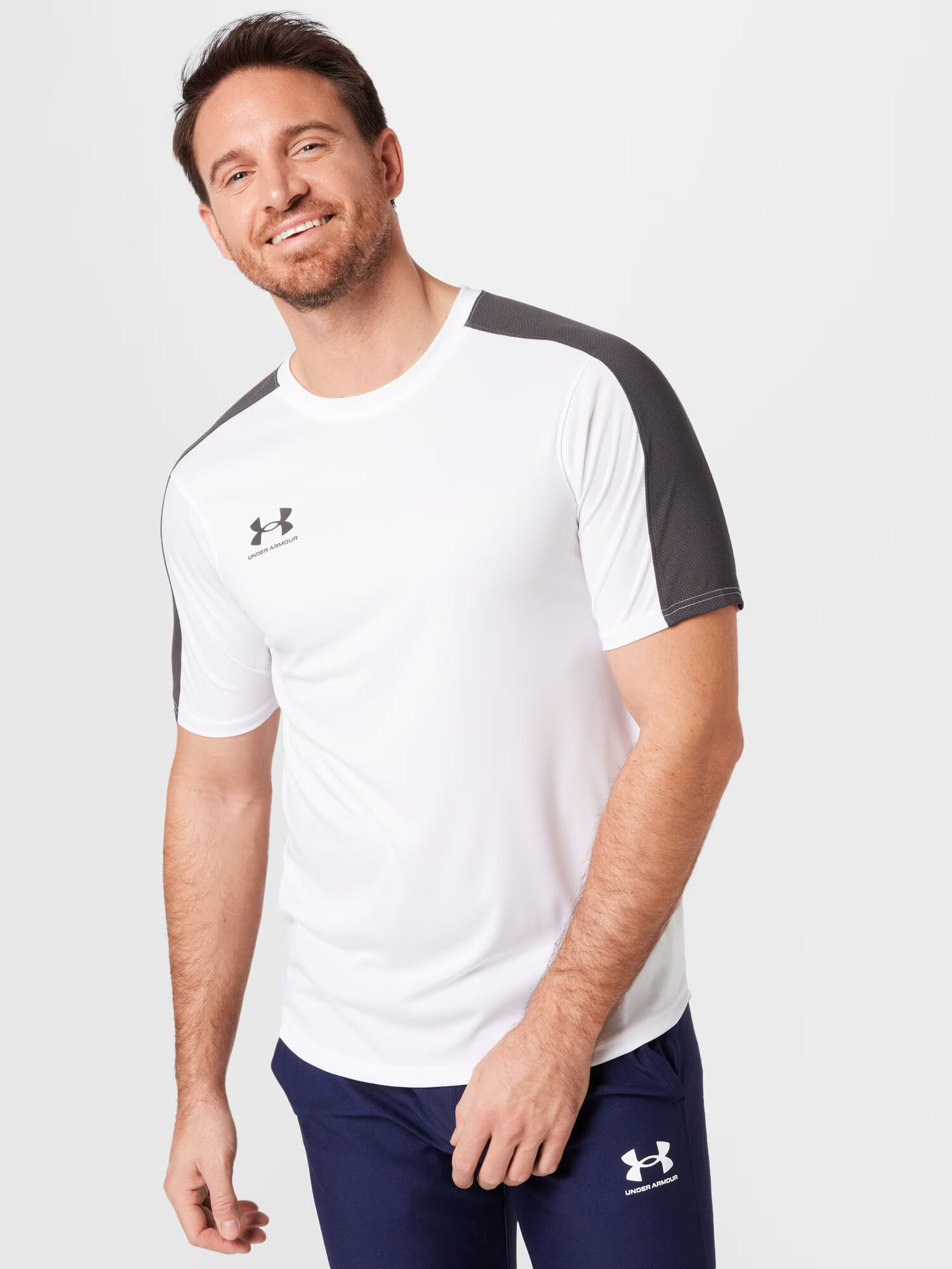 UNDER ARMOUR Funkcionalna majica 'Challenger' črna / bela - Pepit.si