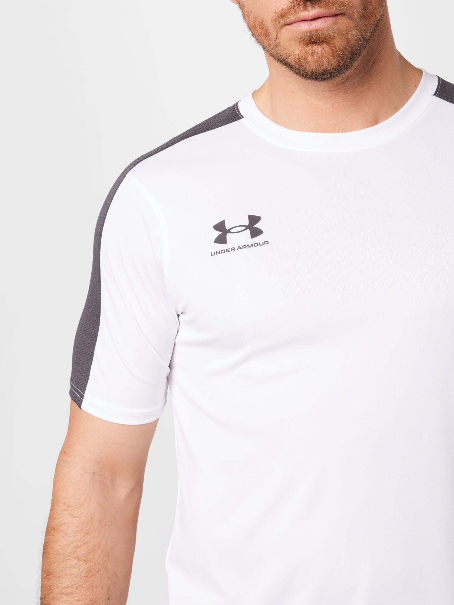 UNDER ARMOUR Funkcionalna majica 'Challenger' črna / bela - Pepit.si