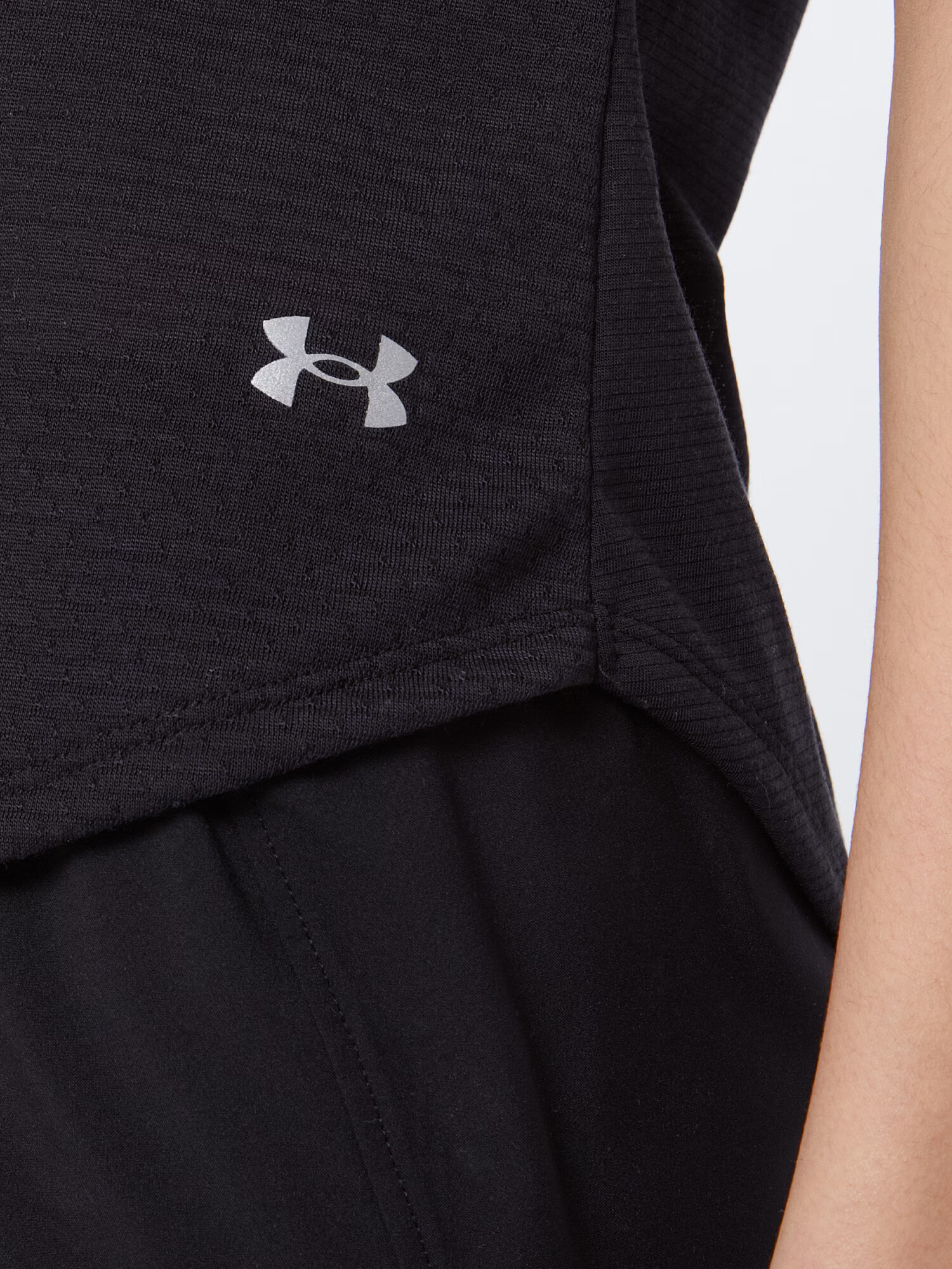 UNDER ARMOUR Funkcionalna majica 'Streaker' črna - Pepit.si