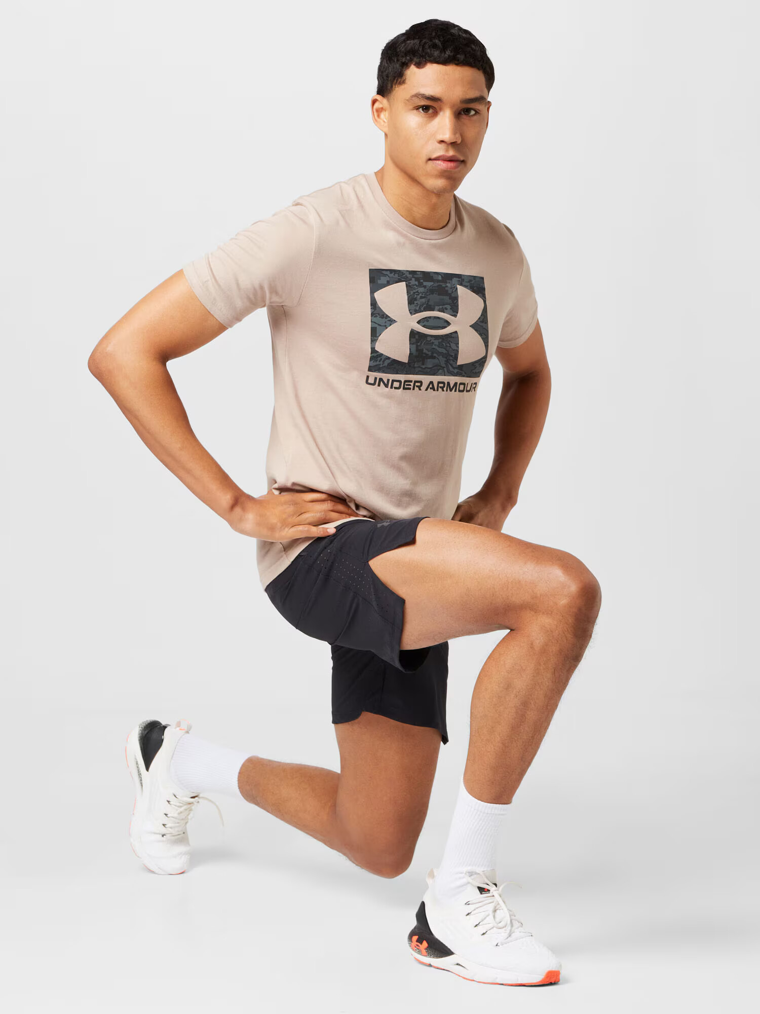 UNDER ARMOUR Športne hlače 'Launch Elite 7' siva / črna - Pepit.si