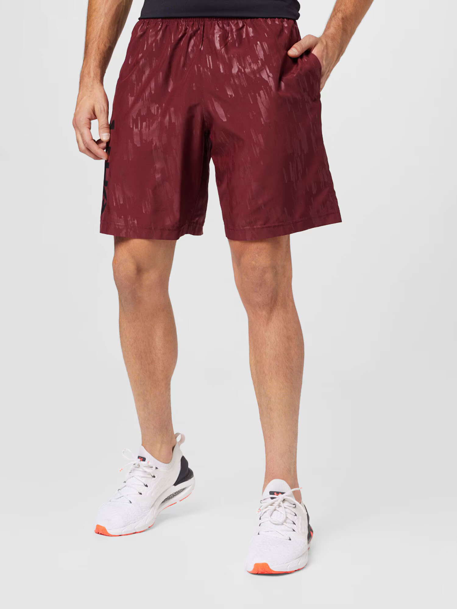 UNDER ARMOUR Športne hlače merlot / črna - Pepit.si