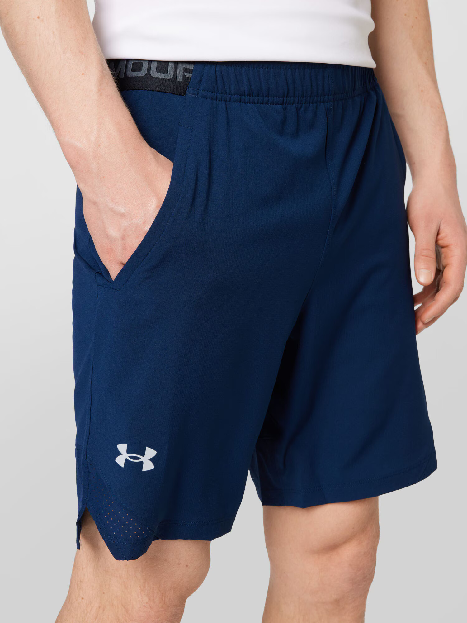 UNDER ARMOUR Športne hlače 'Vanish' temno modra / črna / bela - Pepit.si