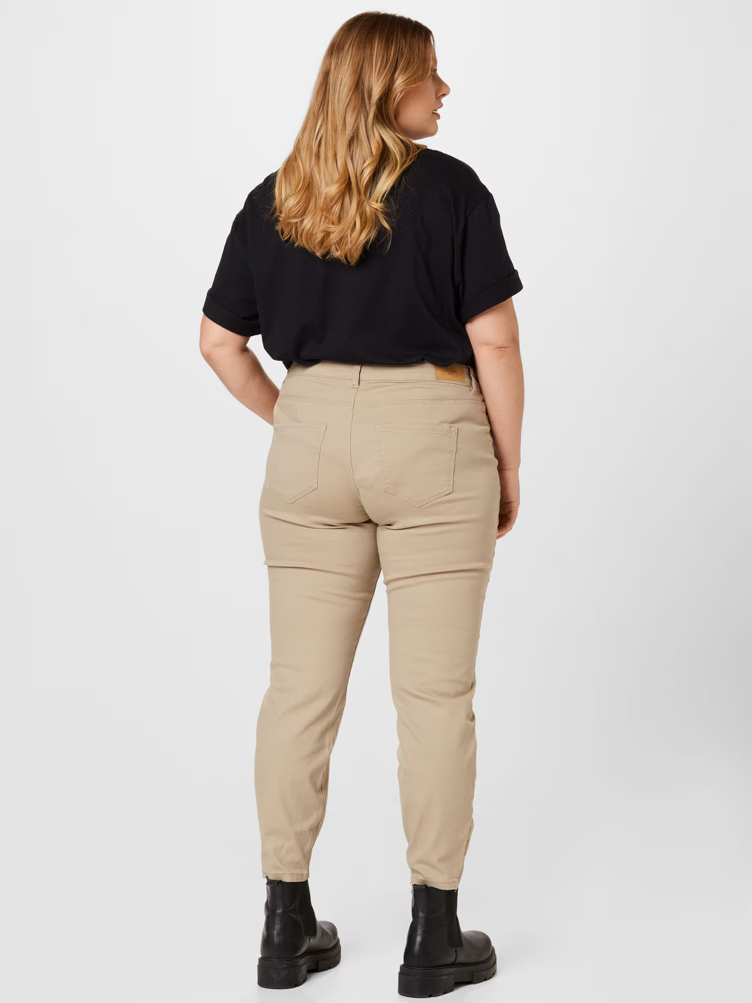 Vero Moda Curve Chino hlače 'HOT SEVEN' svetlo rjava - Pepit.si