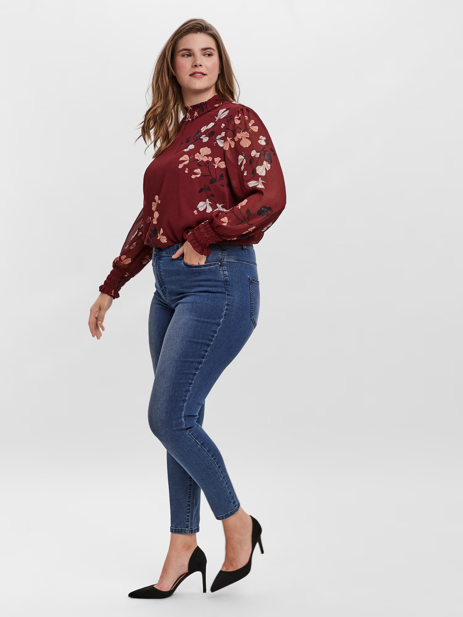 Vero Moda Curve Jeans pajkice 'Ludy' moder denim - Pepit.si