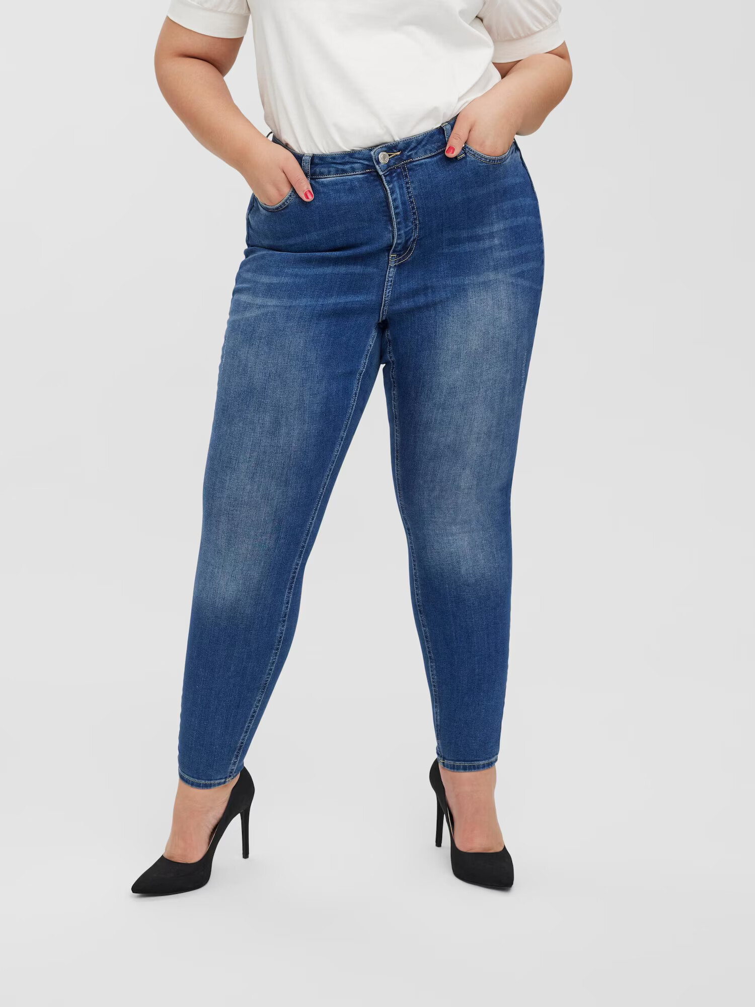 Vero Moda Curve Kavbojke 'Alicelora' moder denim - Pepit.si