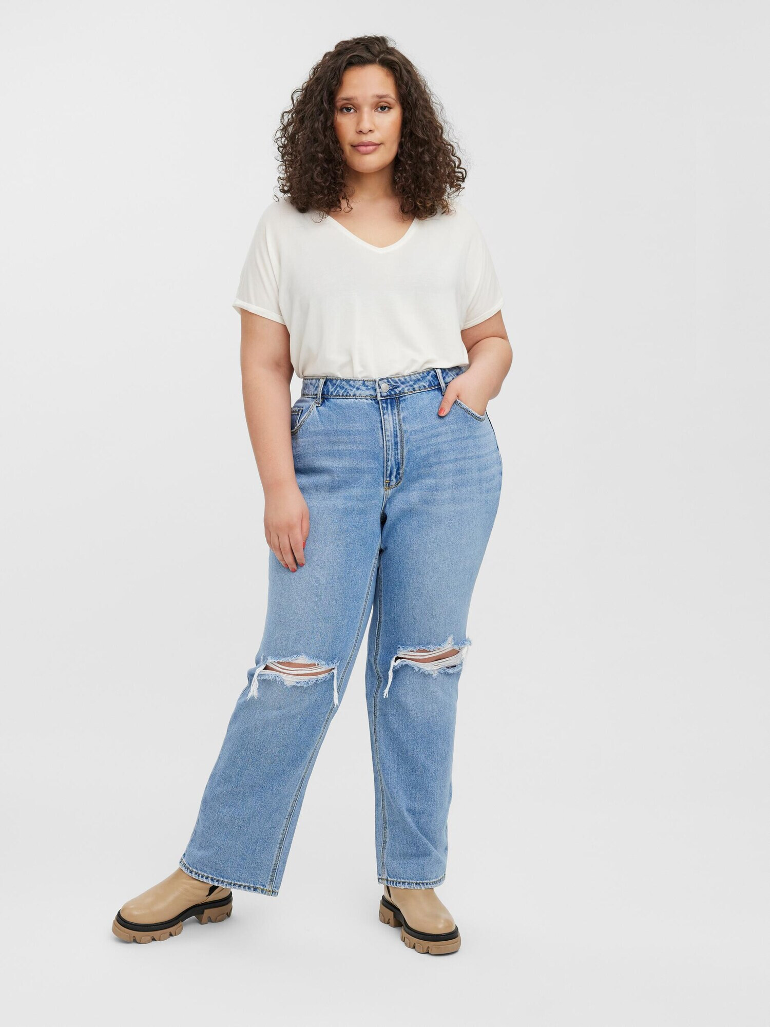 Vero Moda Curve Kavbojke 'Kithy' moder denim - Pepit.si