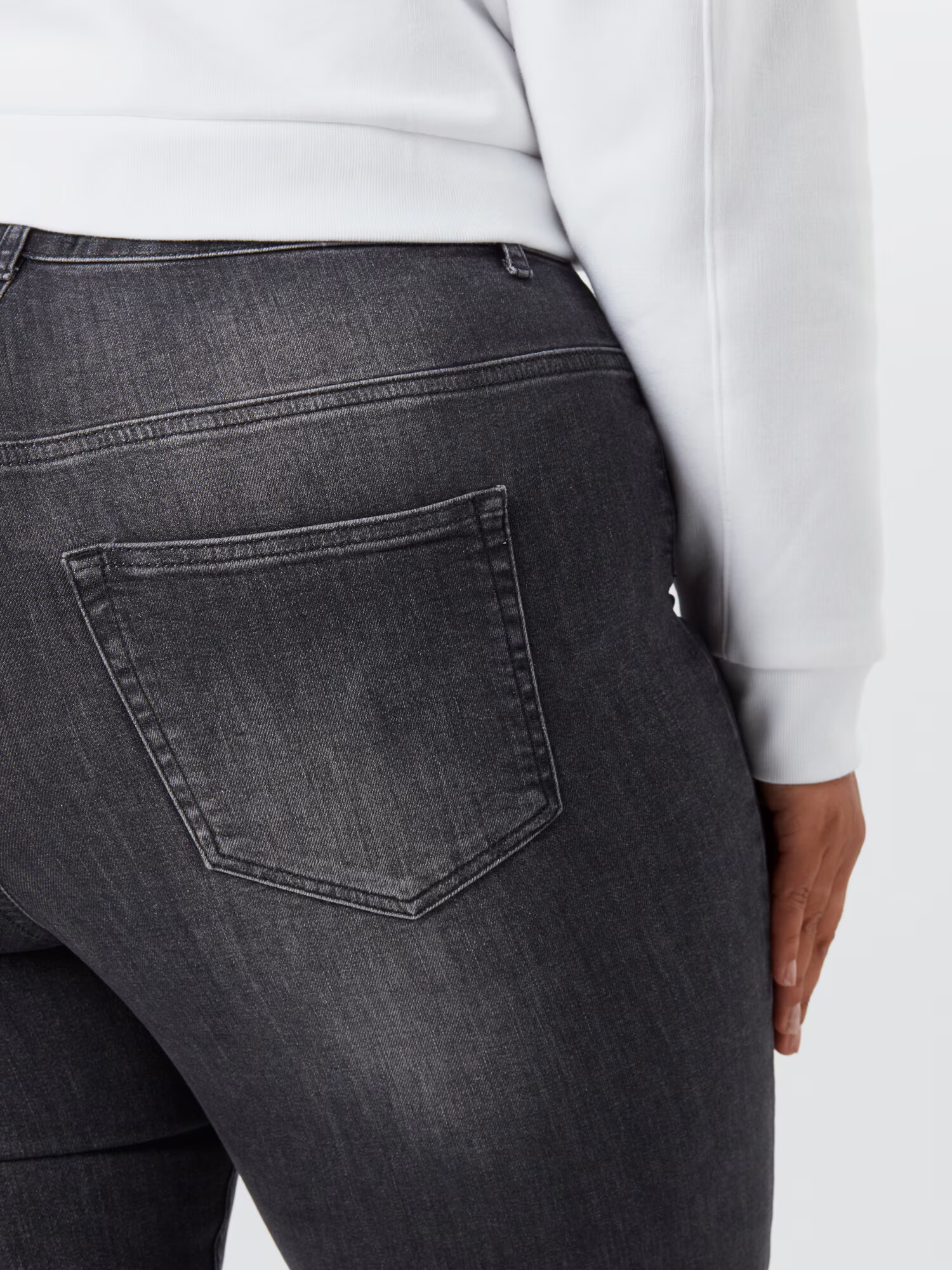 Vero Moda Curve Kavbojke 'LORA' črn denim - Pepit.si