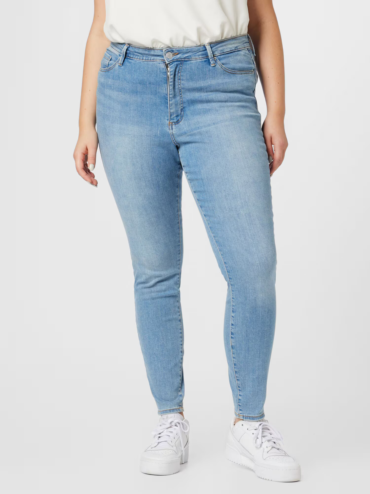 Vero Moda Curve Kavbojke 'Phia' moder denim - Pepit.si