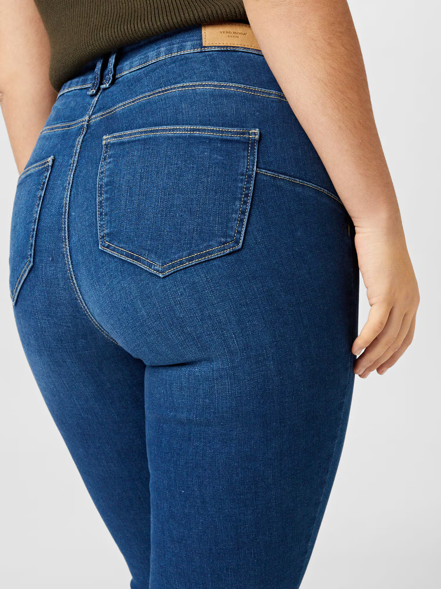 Vero Moda Curve Kavbojke 'SELA' moder denim - Pepit.si