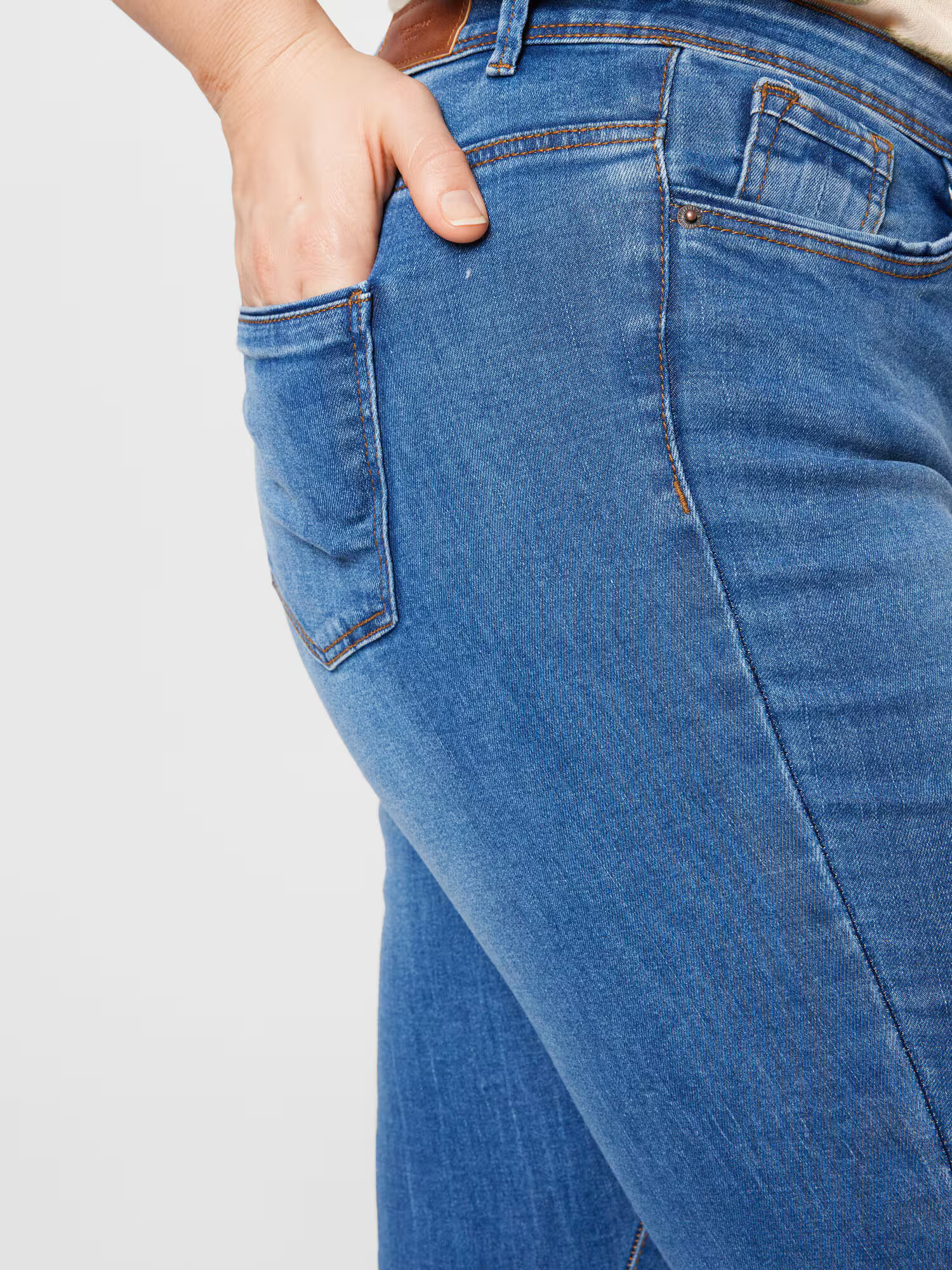 Vero Moda Curve Kavbojke 'Tanya' moder denim - Pepit.si