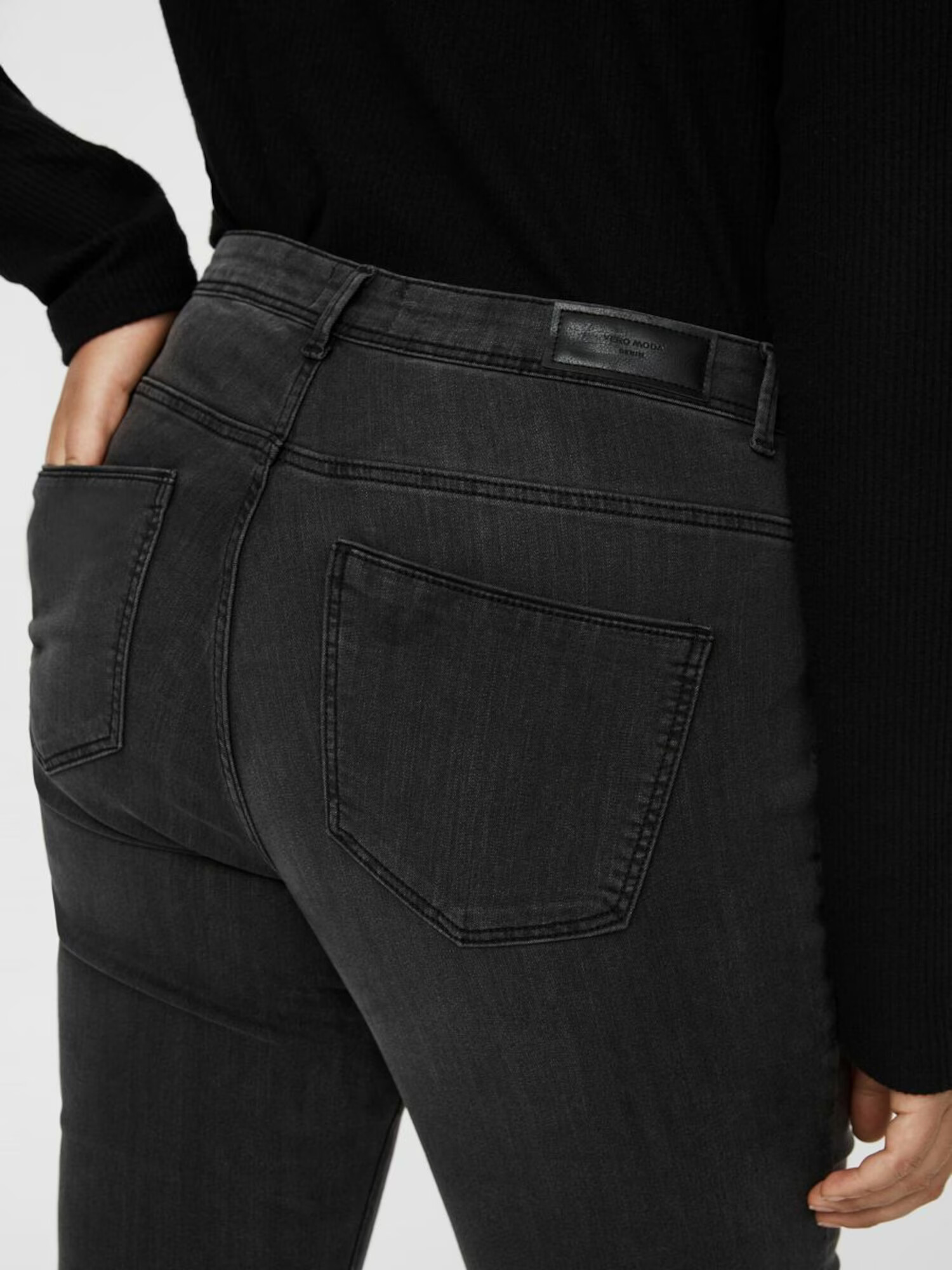 Vero Moda Curve Kavbojke 'Tanya' siv denim - Pepit.si