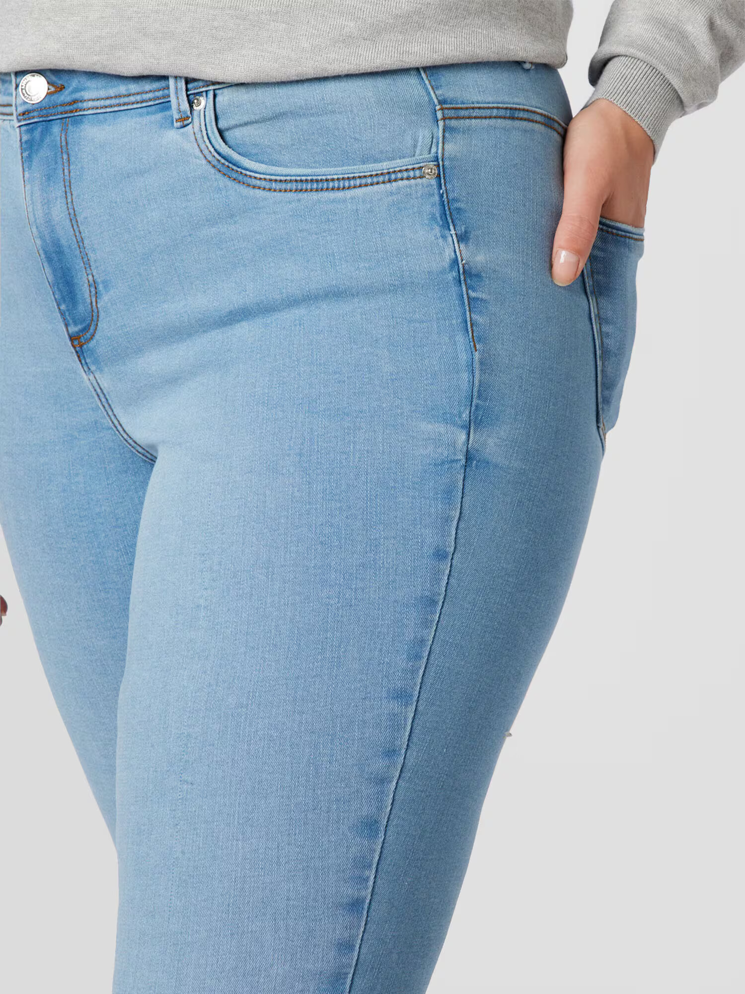 Vero Moda Curve Kavbojke 'Tanya' moder denim - Pepit.si