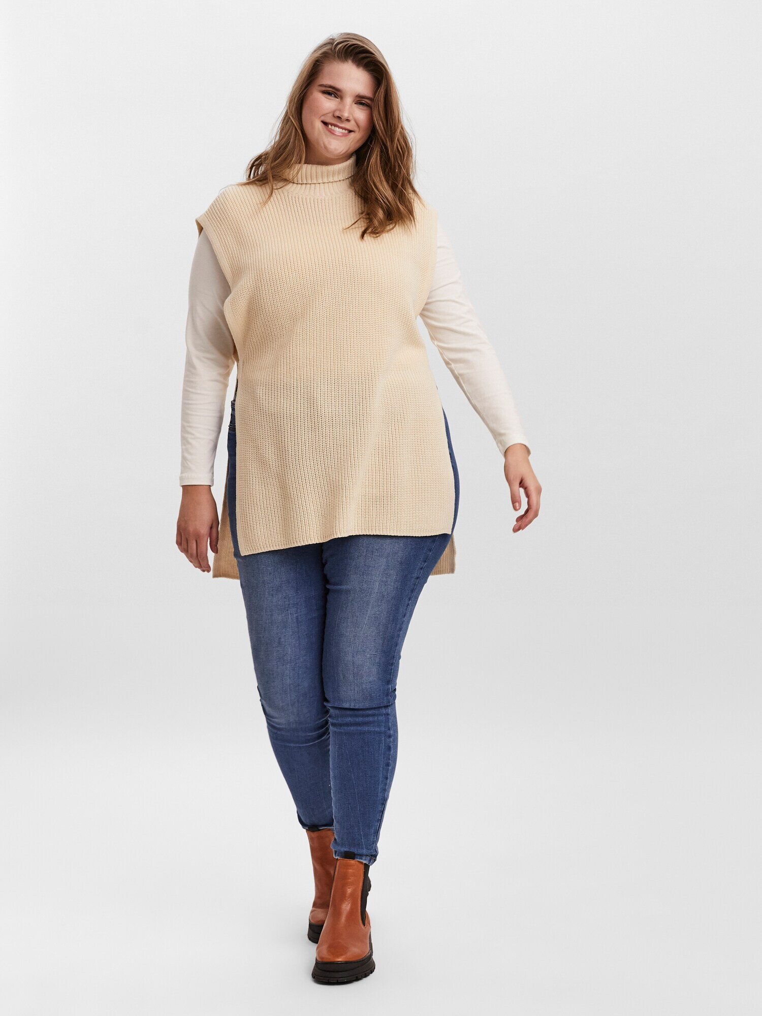 Vero Moda Curve Majica 'Myrna' kremna - Pepit.si