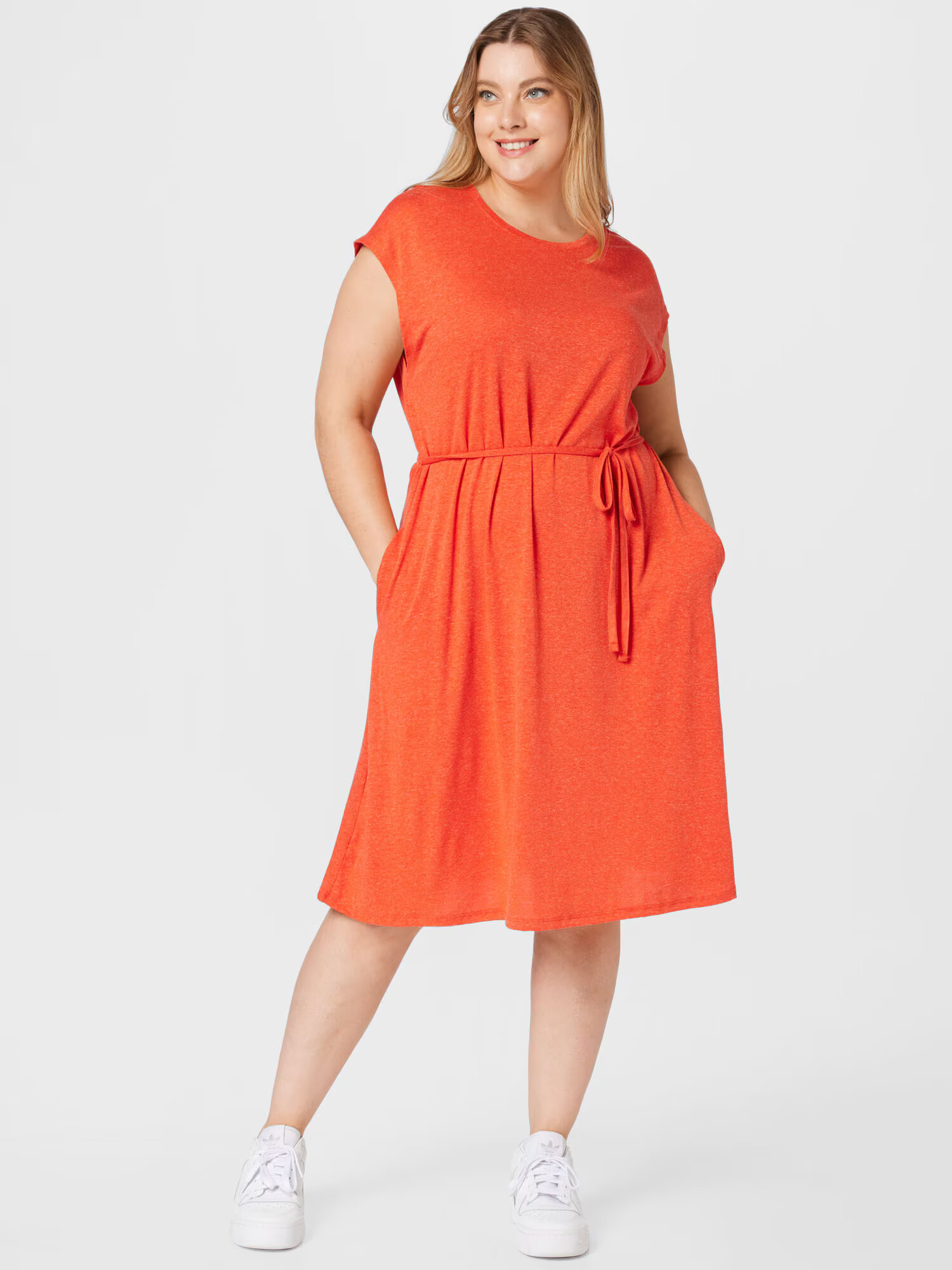 Vero Moda Curve Obleka 'JUNE' oranžno rdeča - Pepit.si