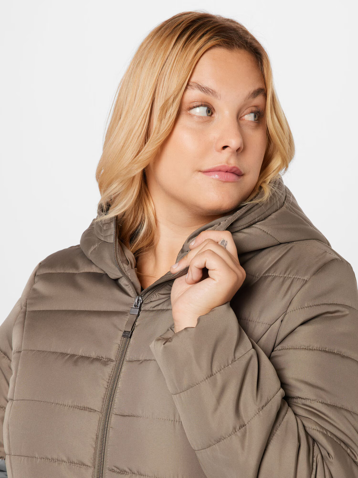 Vero Moda Curve Prehodna jakna 'Simo' rjava - Pepit.si