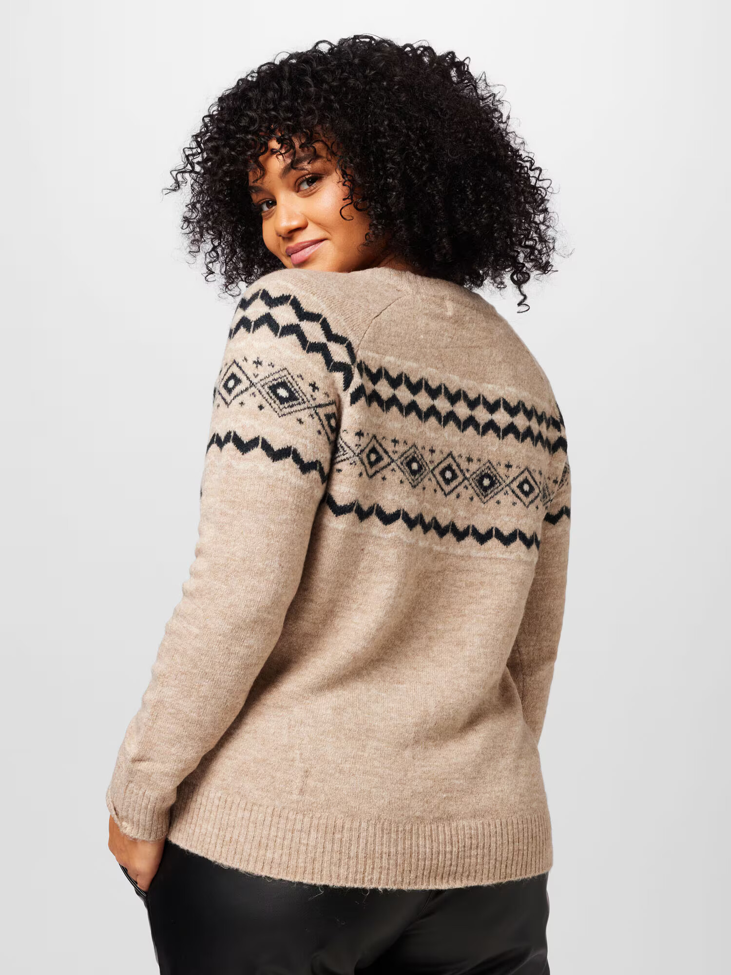 Vero Moda Curve Pulover 'FIFI FAIRISLE' progasto bež / črna / bela - Pepit.si