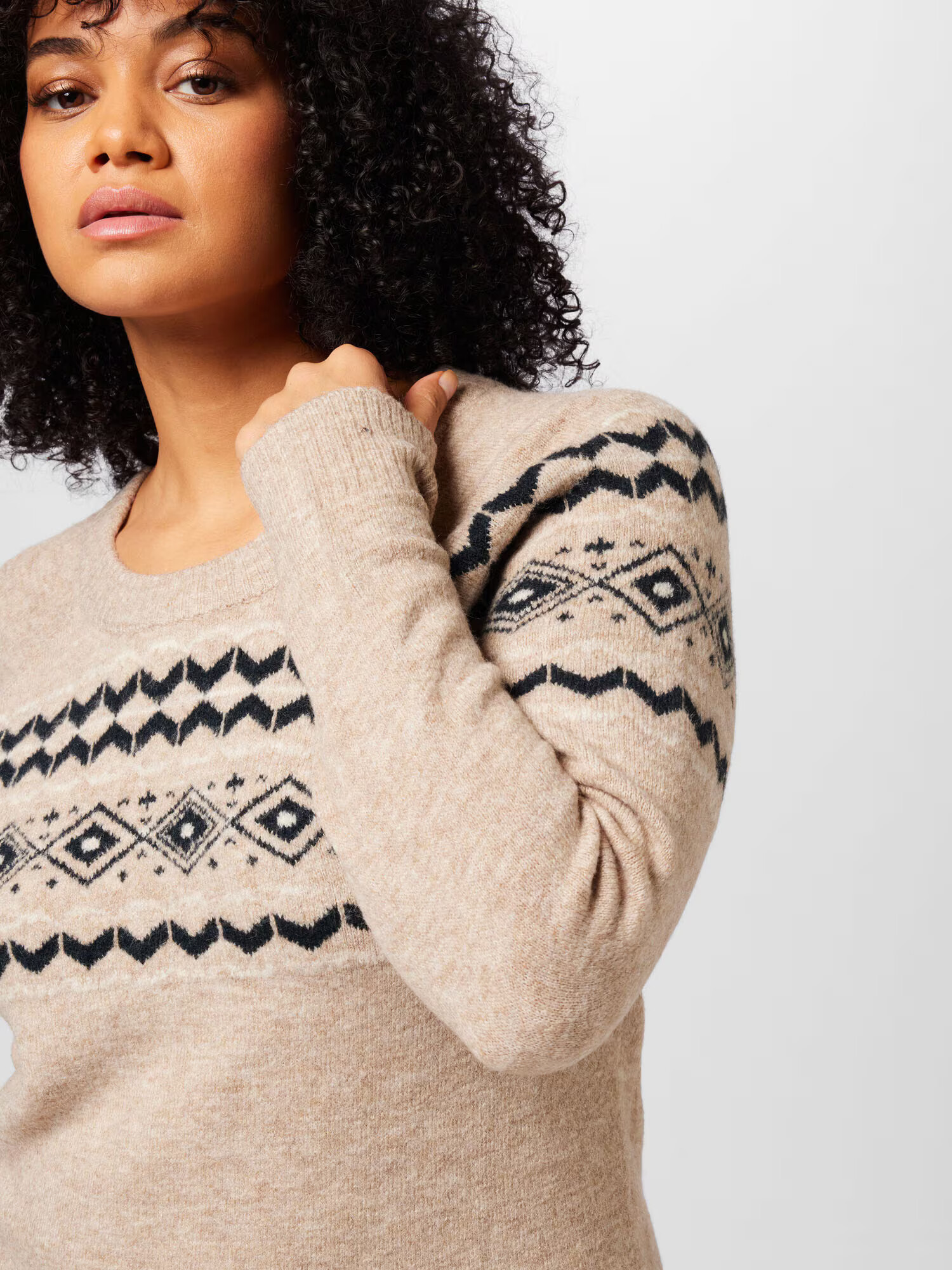 Vero Moda Curve Pulover 'FIFI FAIRISLE' progasto bež / črna / bela - Pepit.si