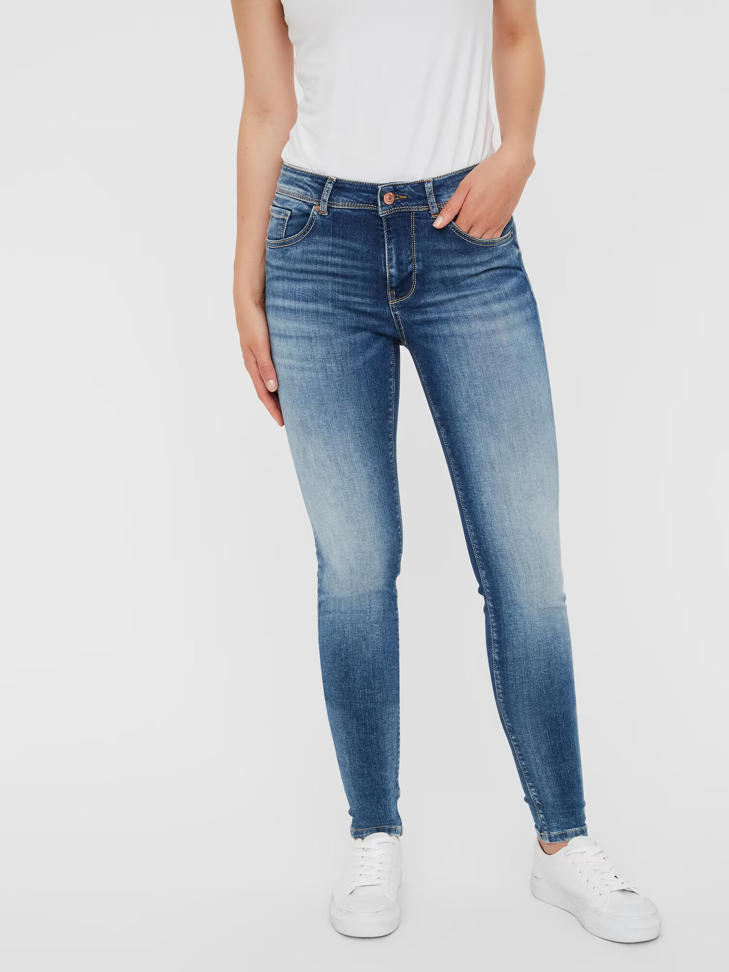 VERO MODA Kavbojke 'Lux' moder denim - Pepit.si