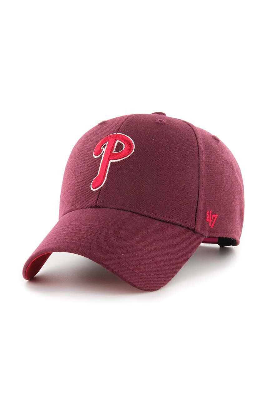 47brand Bombažna bejzbolska kapa MLB Philadelphia Phillies bordo barva - Pepit.si