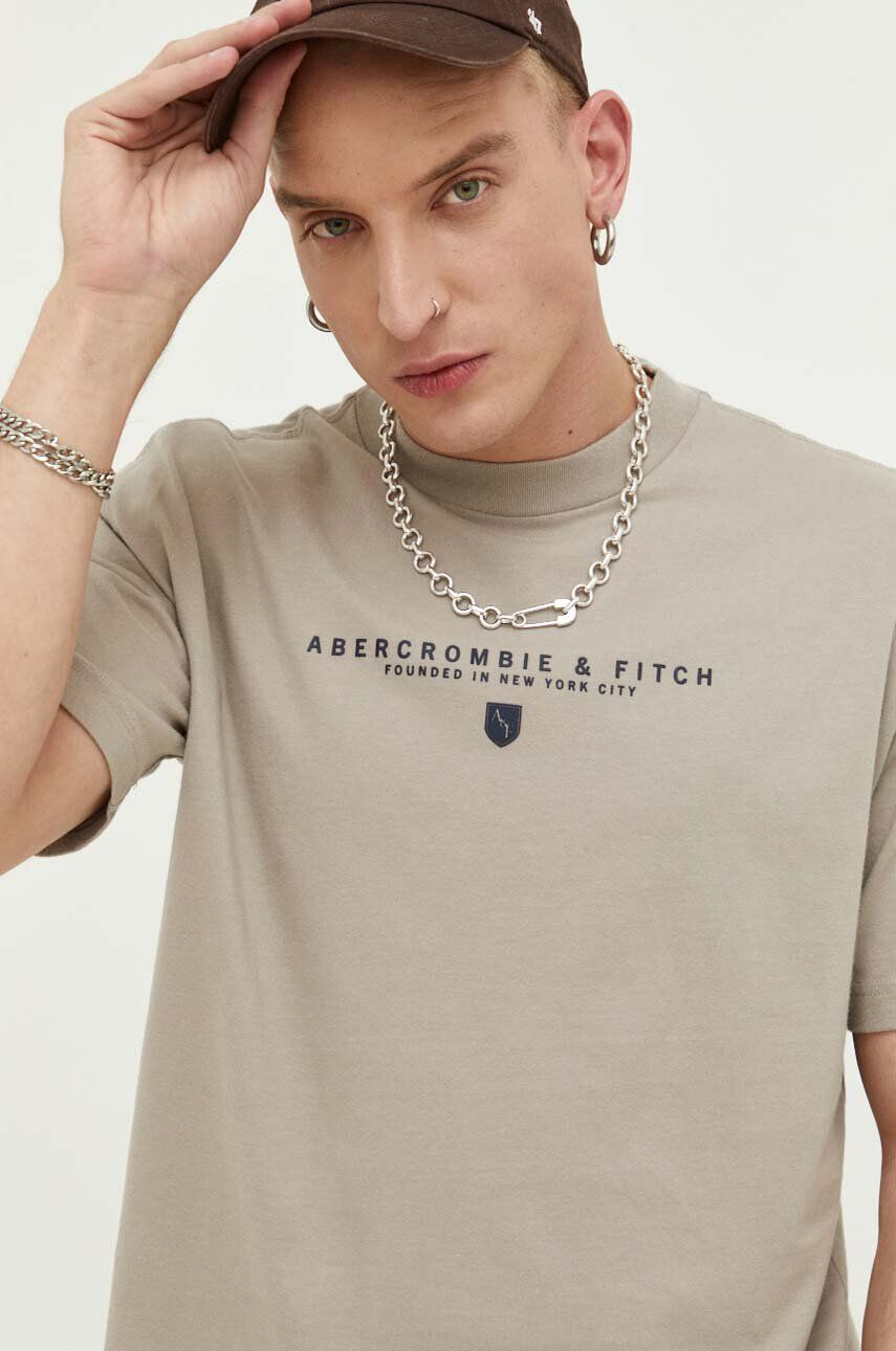 Abercrombie & Fitch Bombažna kratka majica rjava barva - Pepit.si