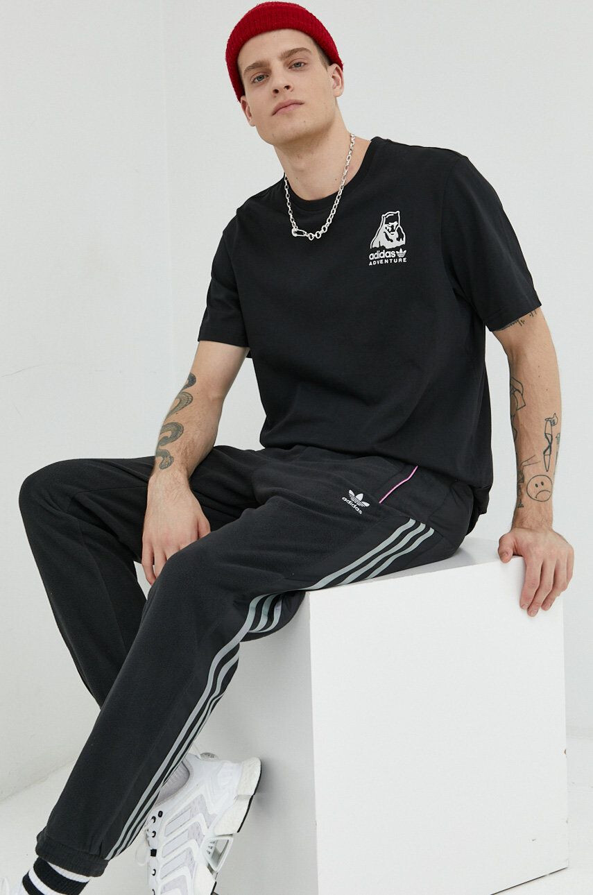 adidas Originals Bombažna kratka majica črna barva - Pepit.si