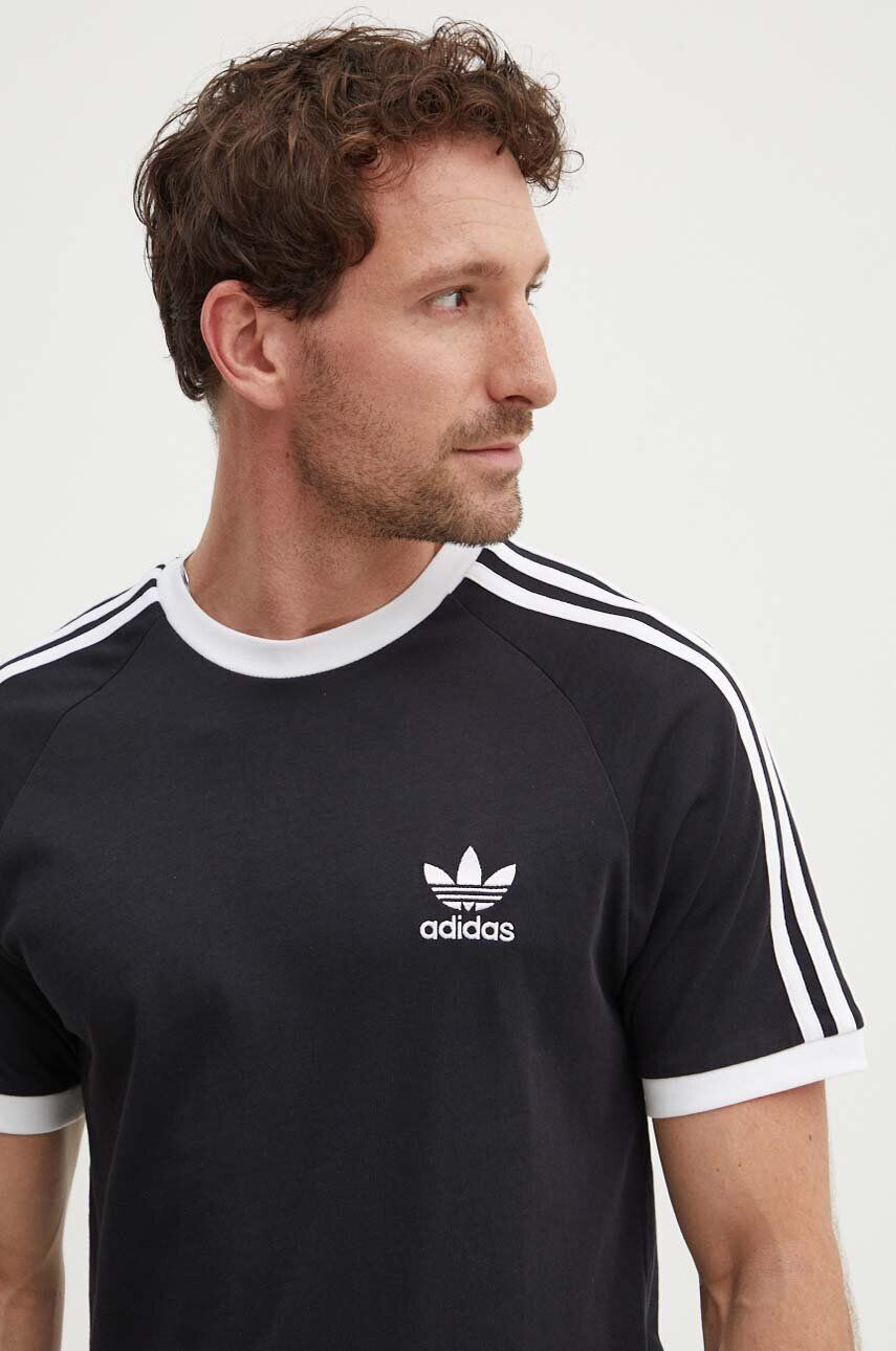 adidas Originals Bombažna kratka majica črna barva - Pepit.si