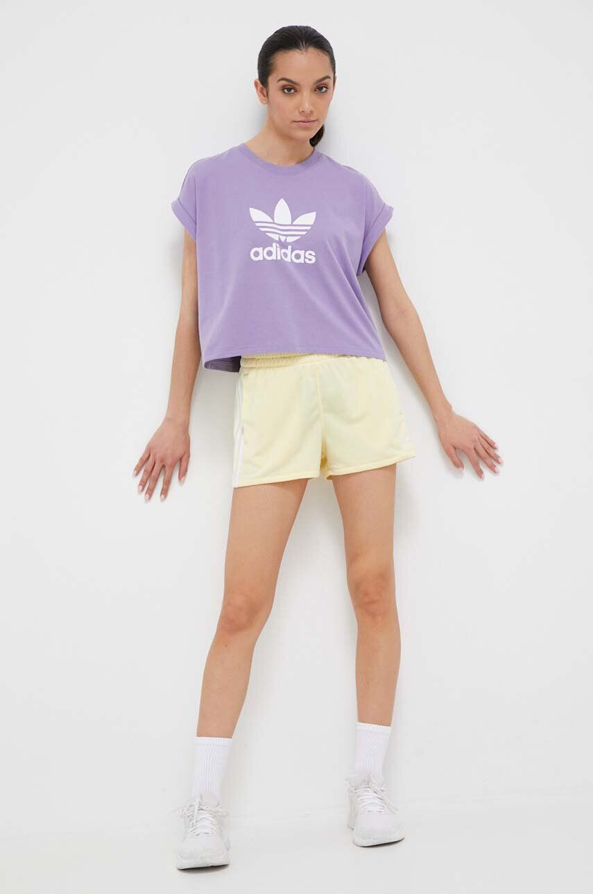 adidas Originals Bombažna kratka majica vijolična barva - Pepit.si