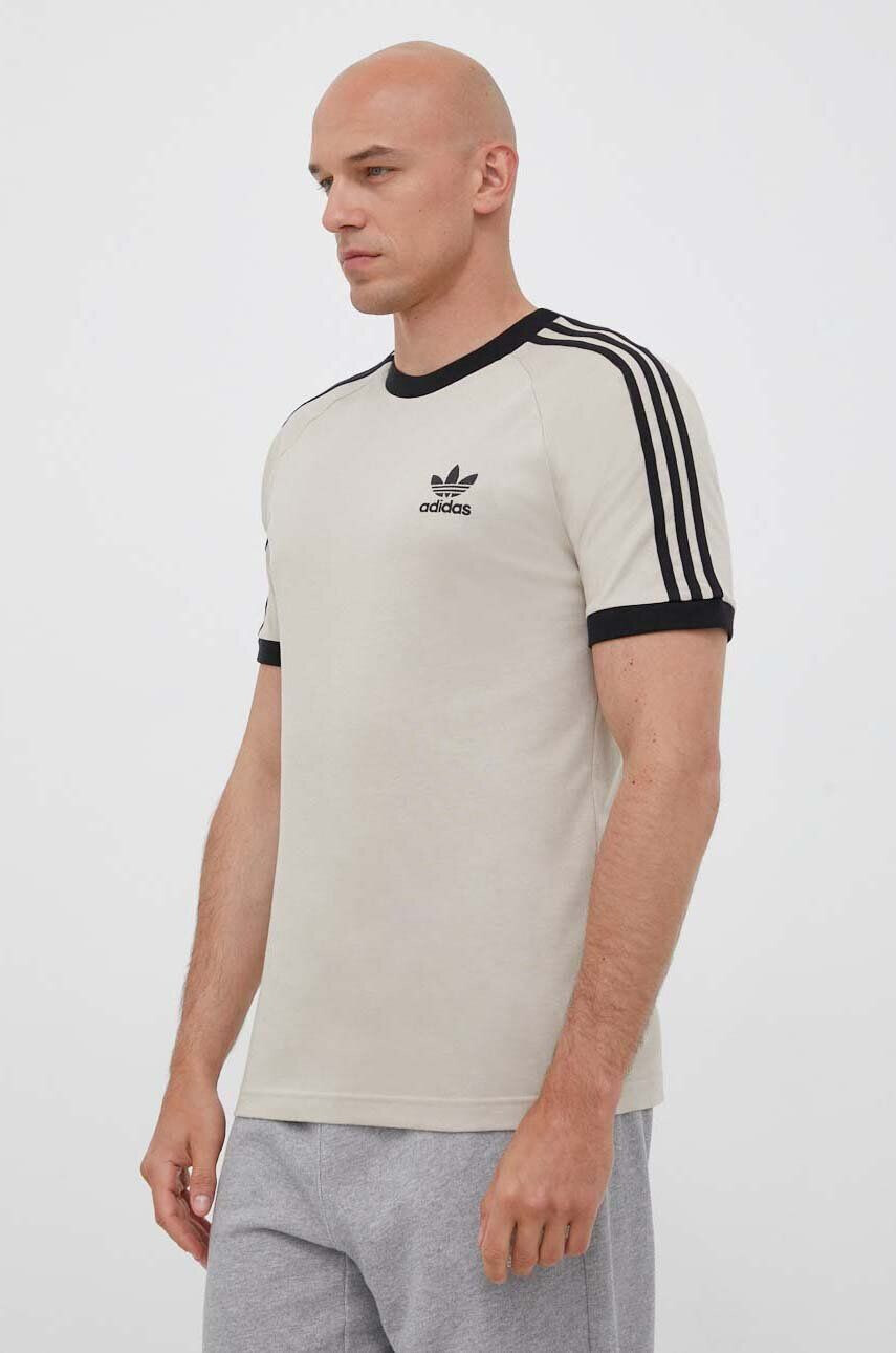 adidas Originals Bombažna kratka majica bež barva - Pepit.si