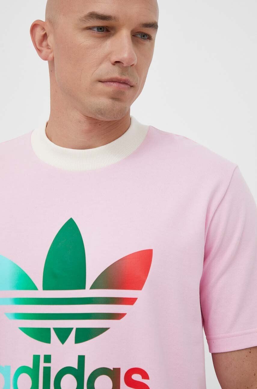 adidas Originals Bombažna kratka majica roza barva - Pepit.si