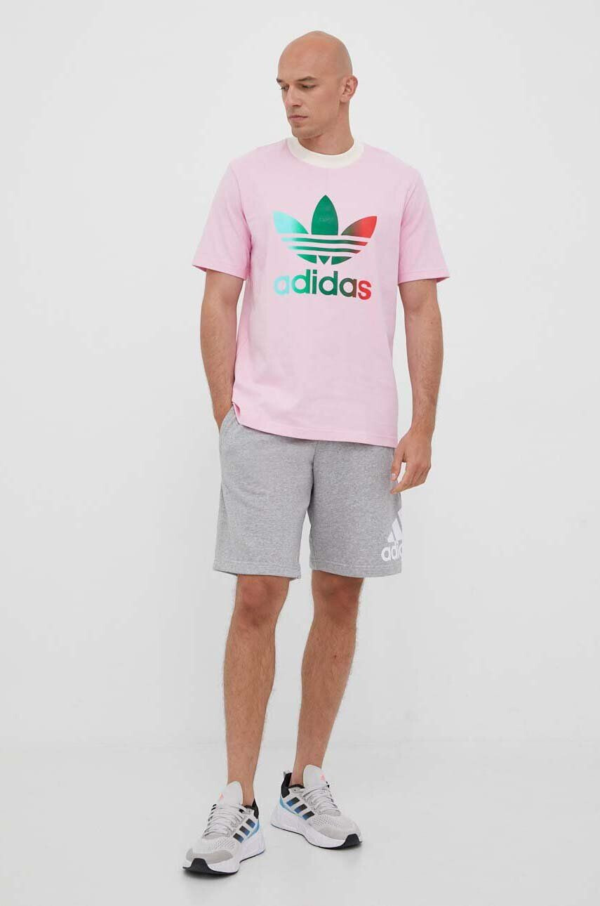 adidas Originals Bombažna kratka majica roza barva - Pepit.si