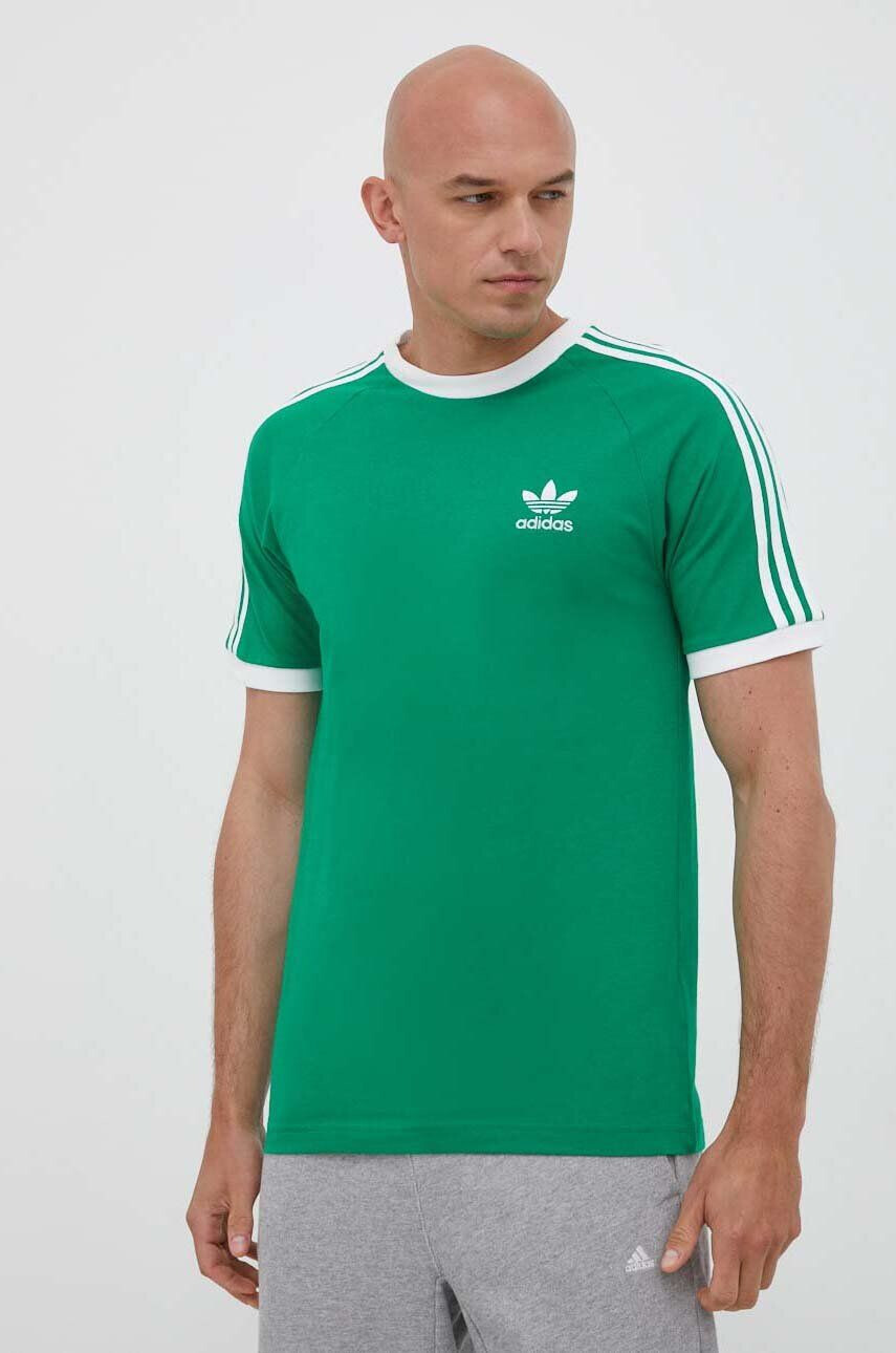 adidas Originals Bombažna kratka majica zelena barva - Pepit.si