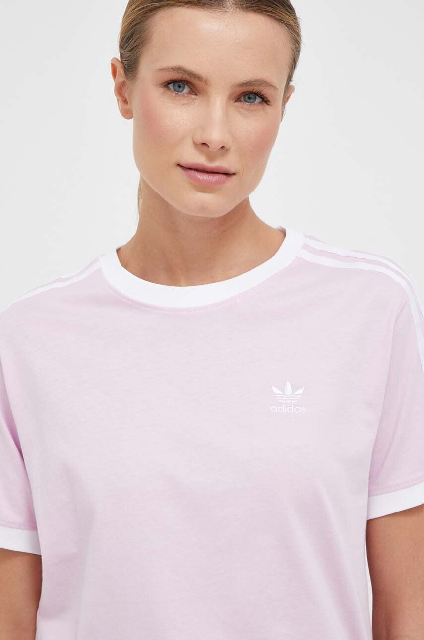 adidas Originals Bombažna kratka majica roza barva - Pepit.si