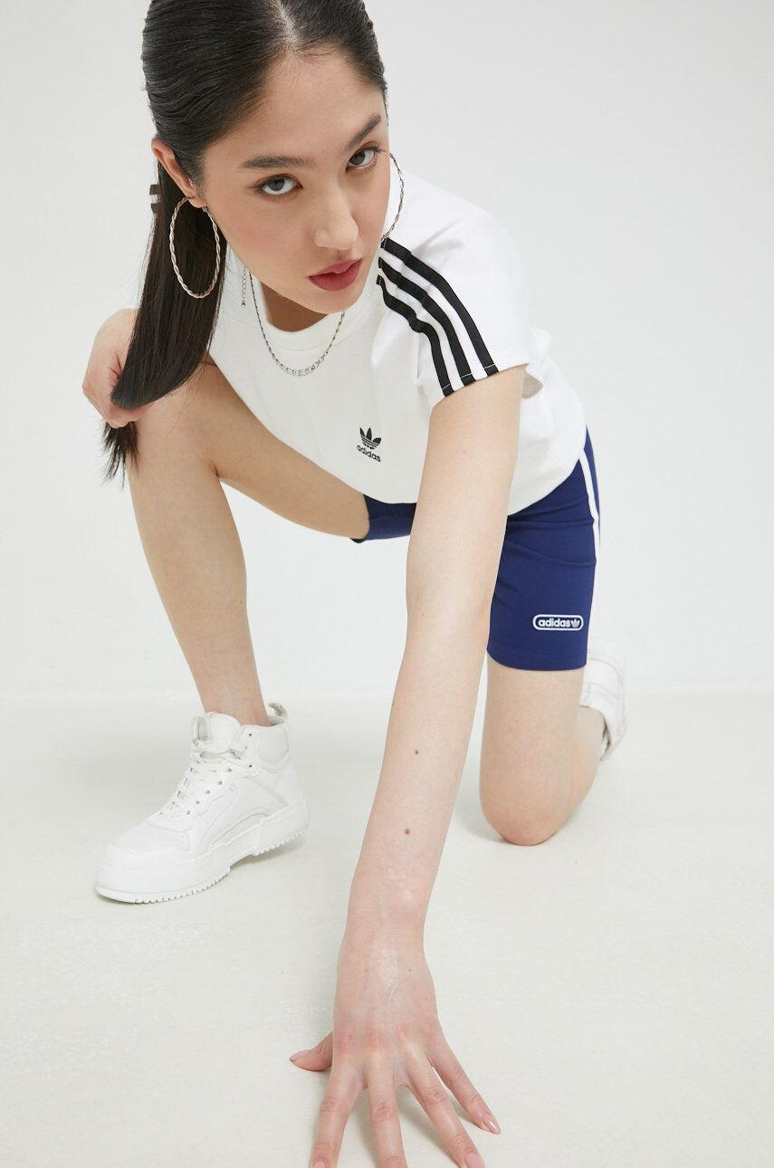 adidas Originals Bombažna kratka majica bela barva - Pepit.si