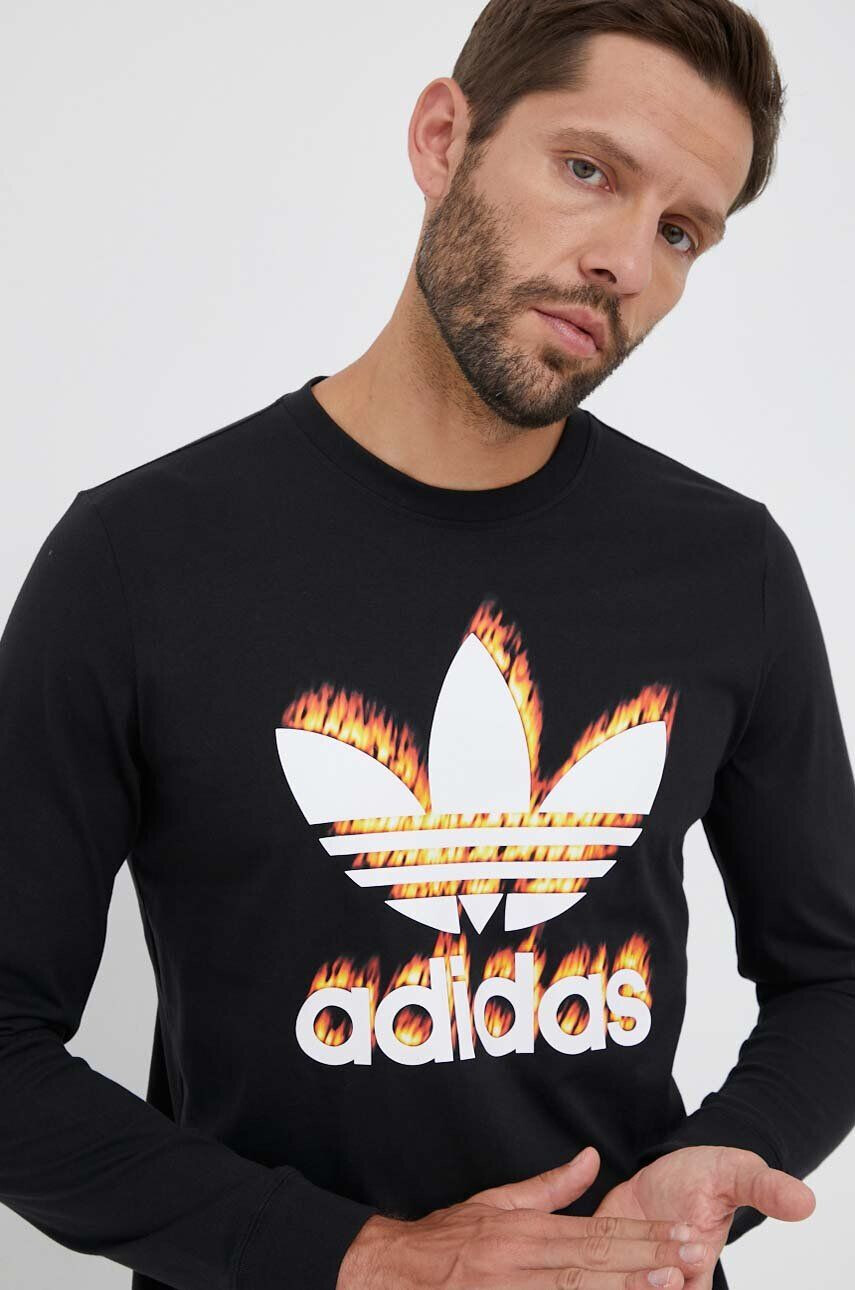 adidas Originals Bombažna majica z dolgimi rokavi črna barva - Pepit.si